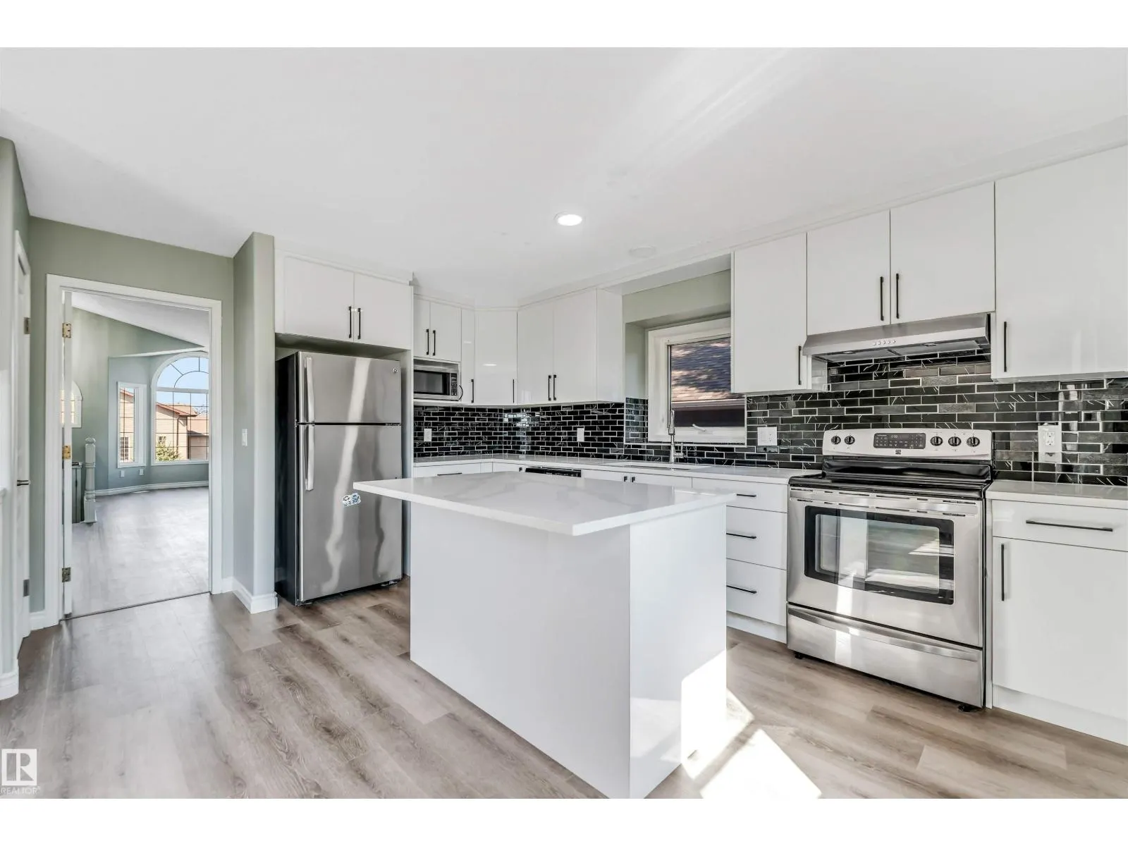 325 Jilling Cres. NW