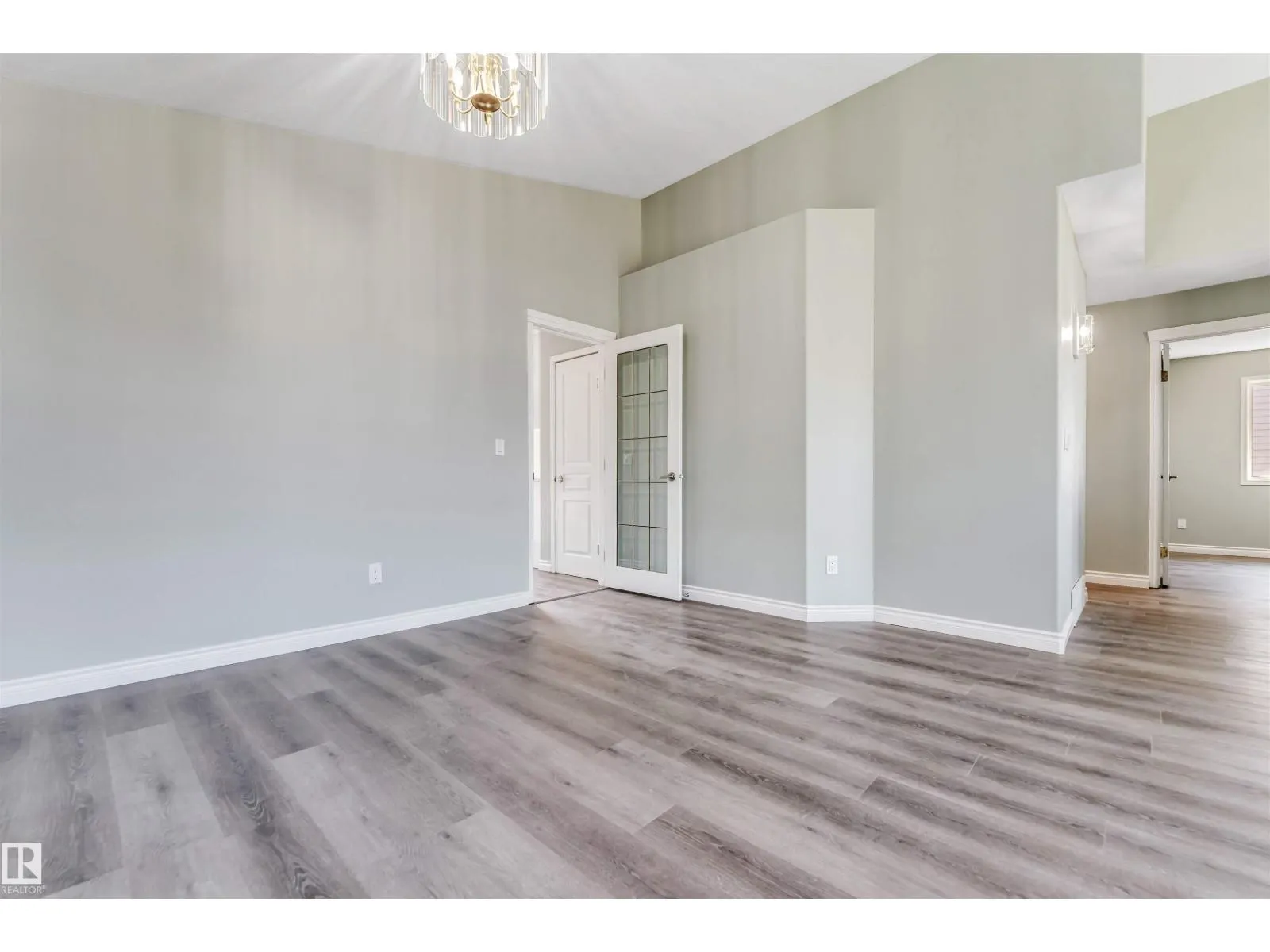 325 Jilling Cres. NW