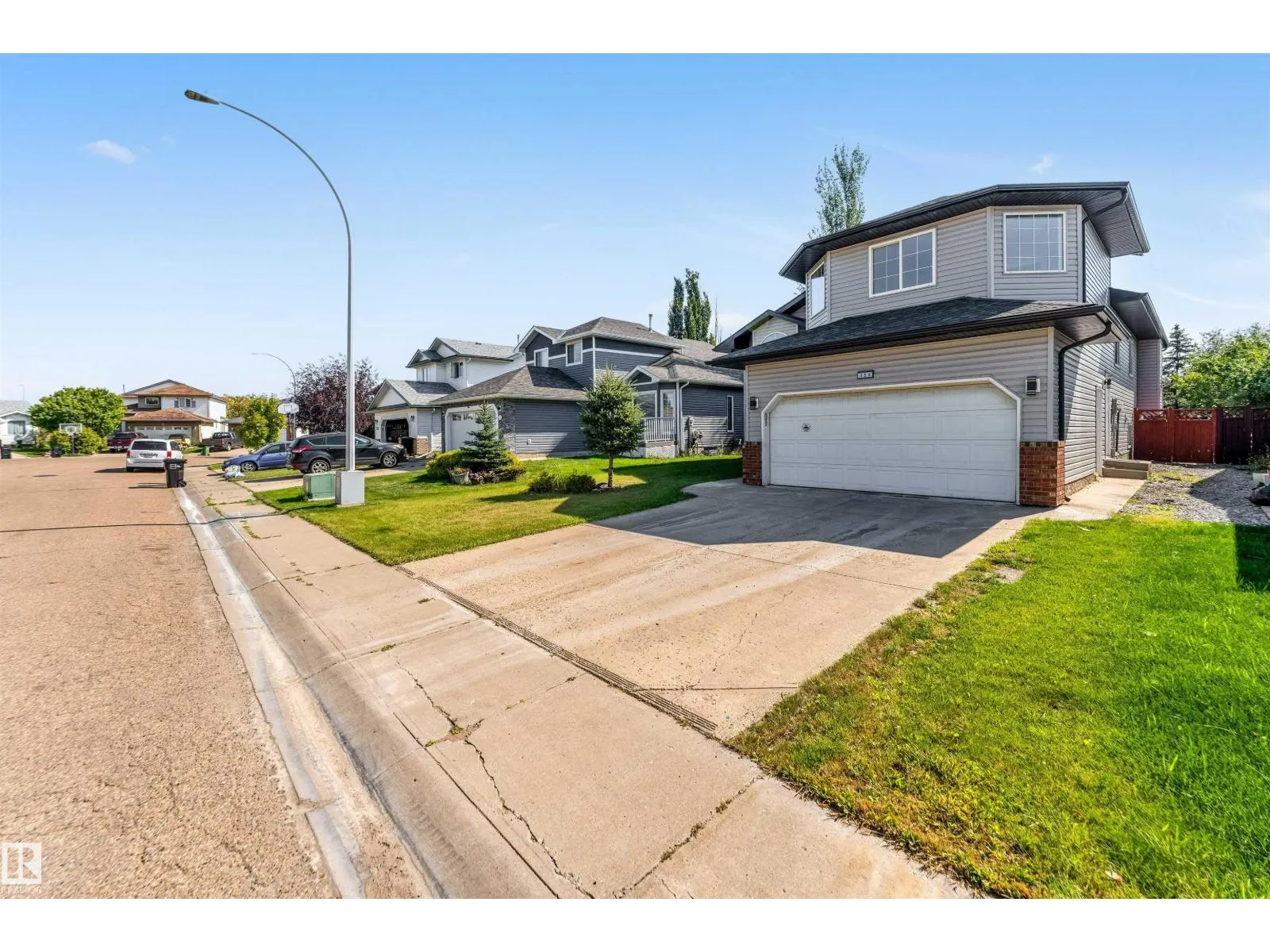 325 Jilling Cres. NW
