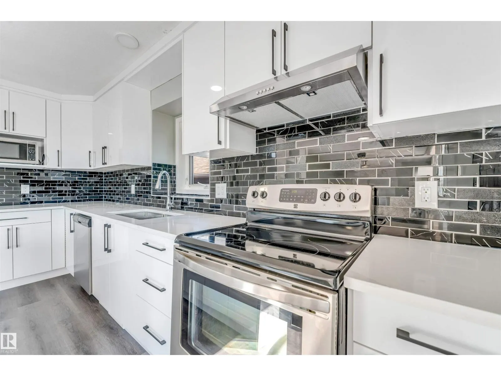 325 Jilling Cres. NW