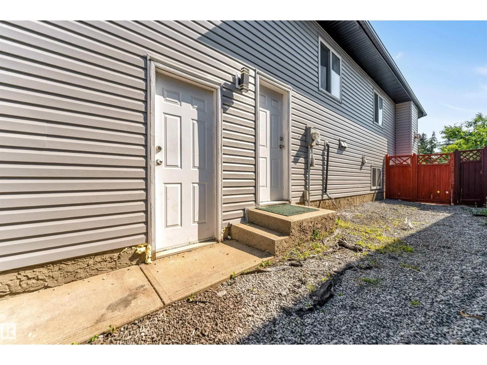 325 Jilling Cres. NW