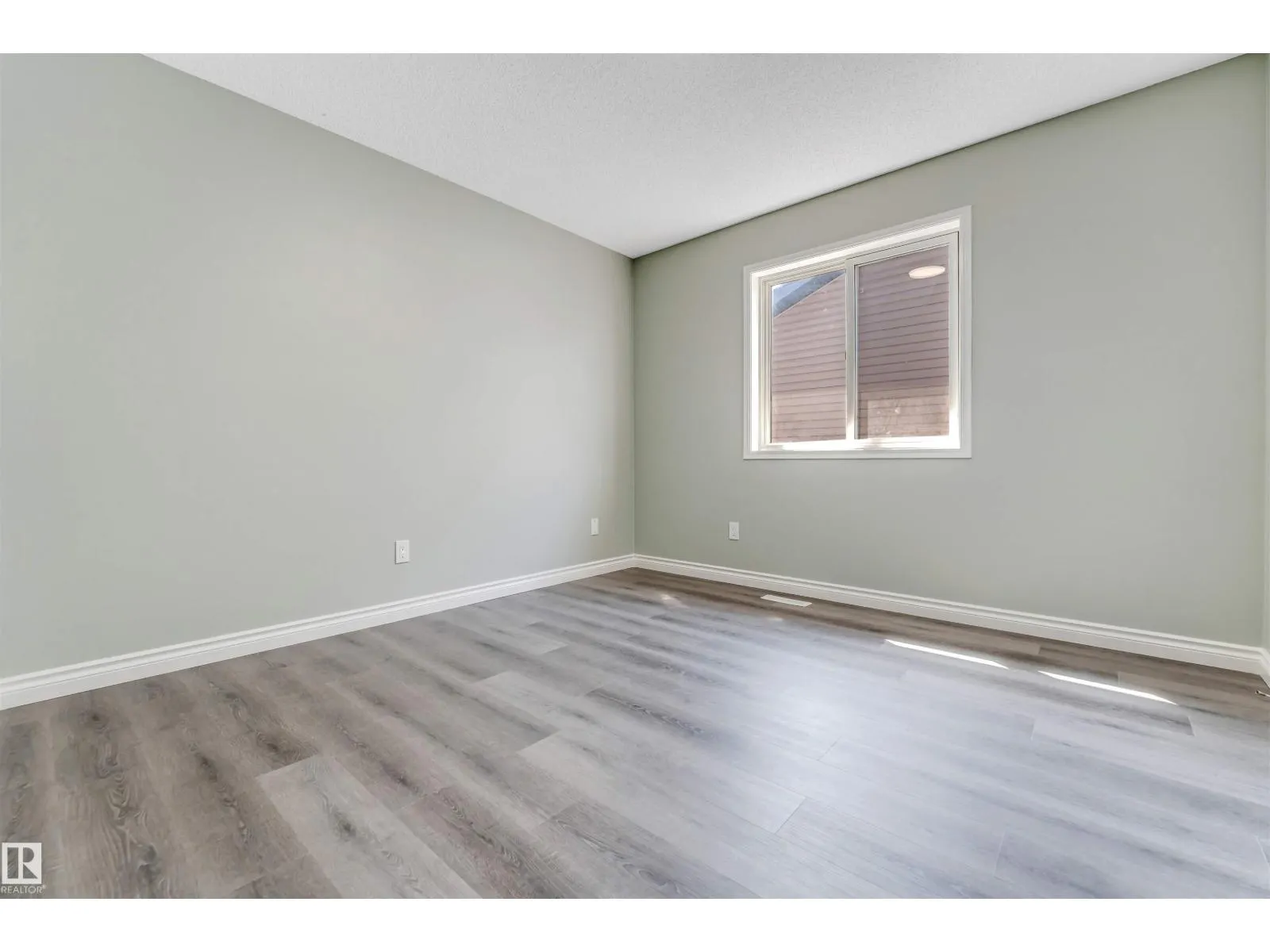 325 Jilling Cres. NW