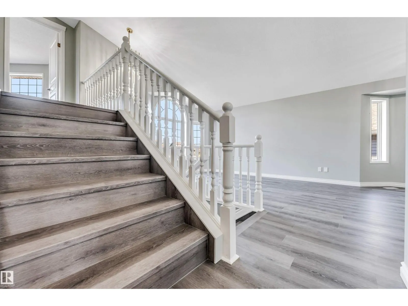 325 Jilling Cres. NW