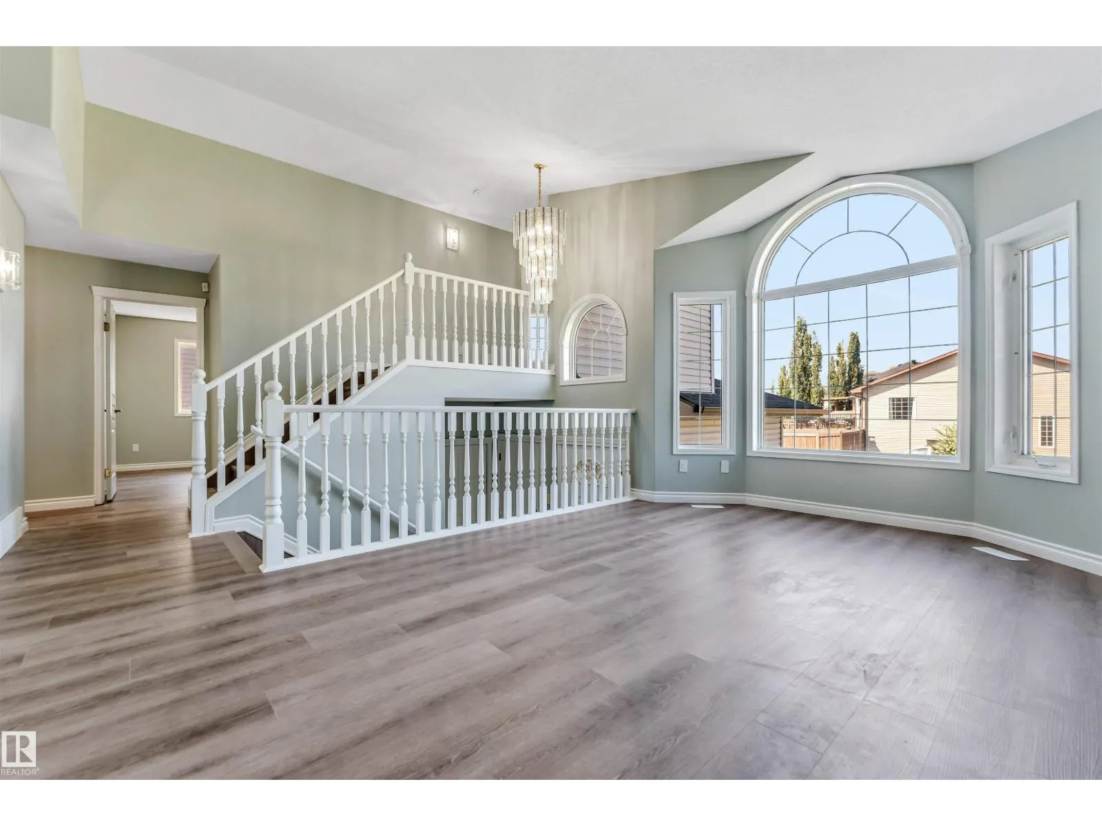 325 Jilling Cres. NW
