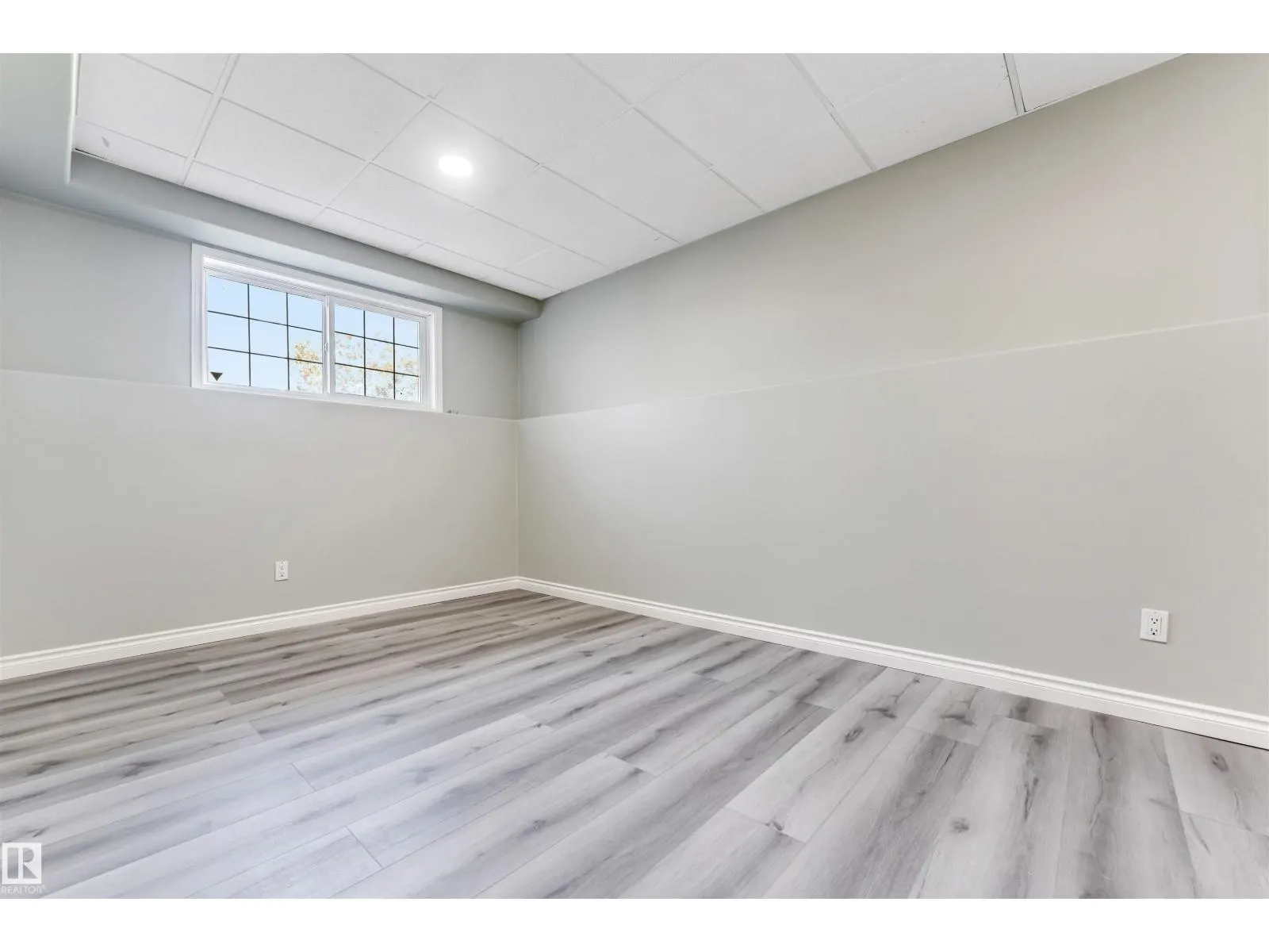 325 Jilling Cres. NW