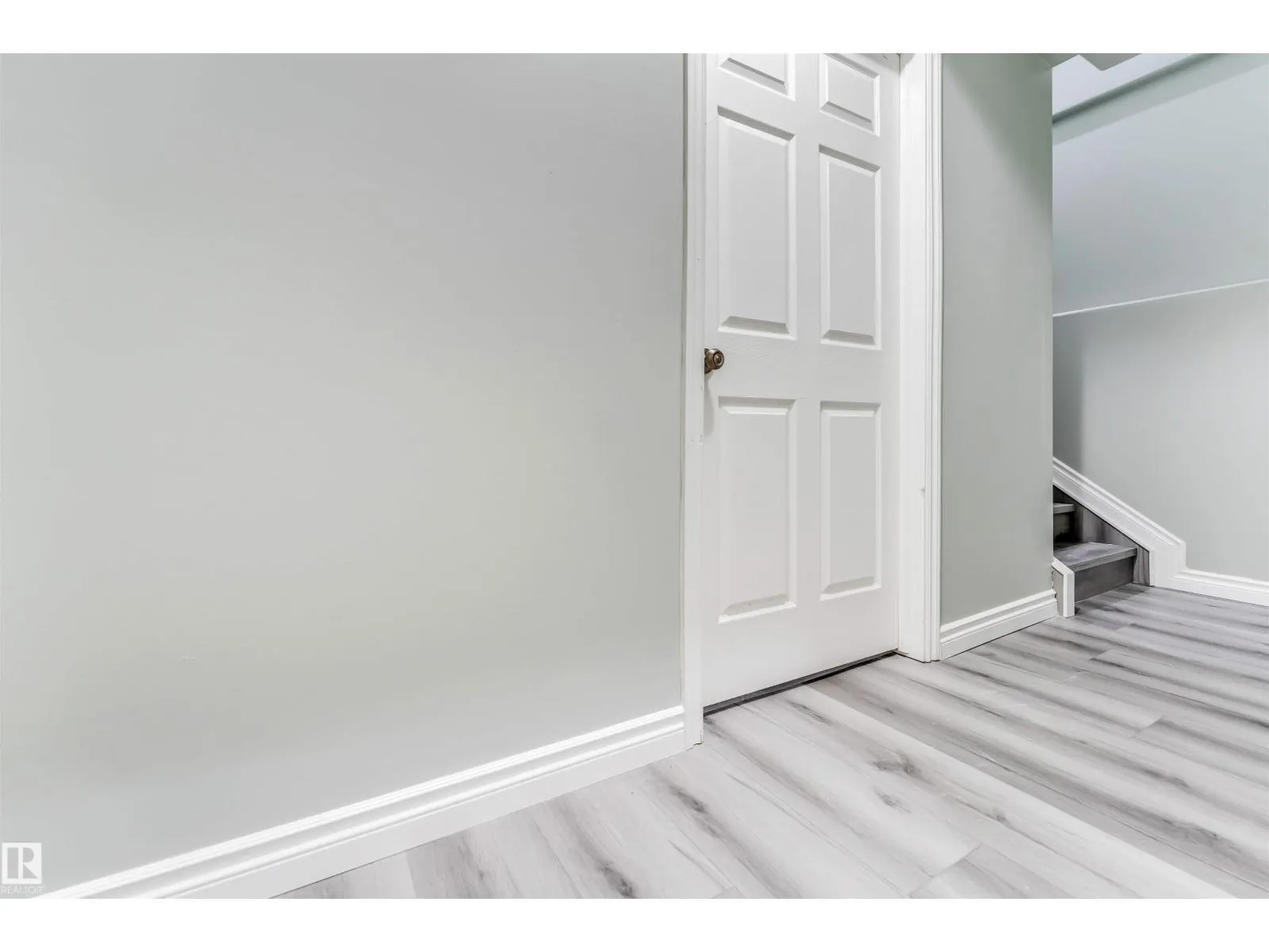 325 Jilling Cres. NW