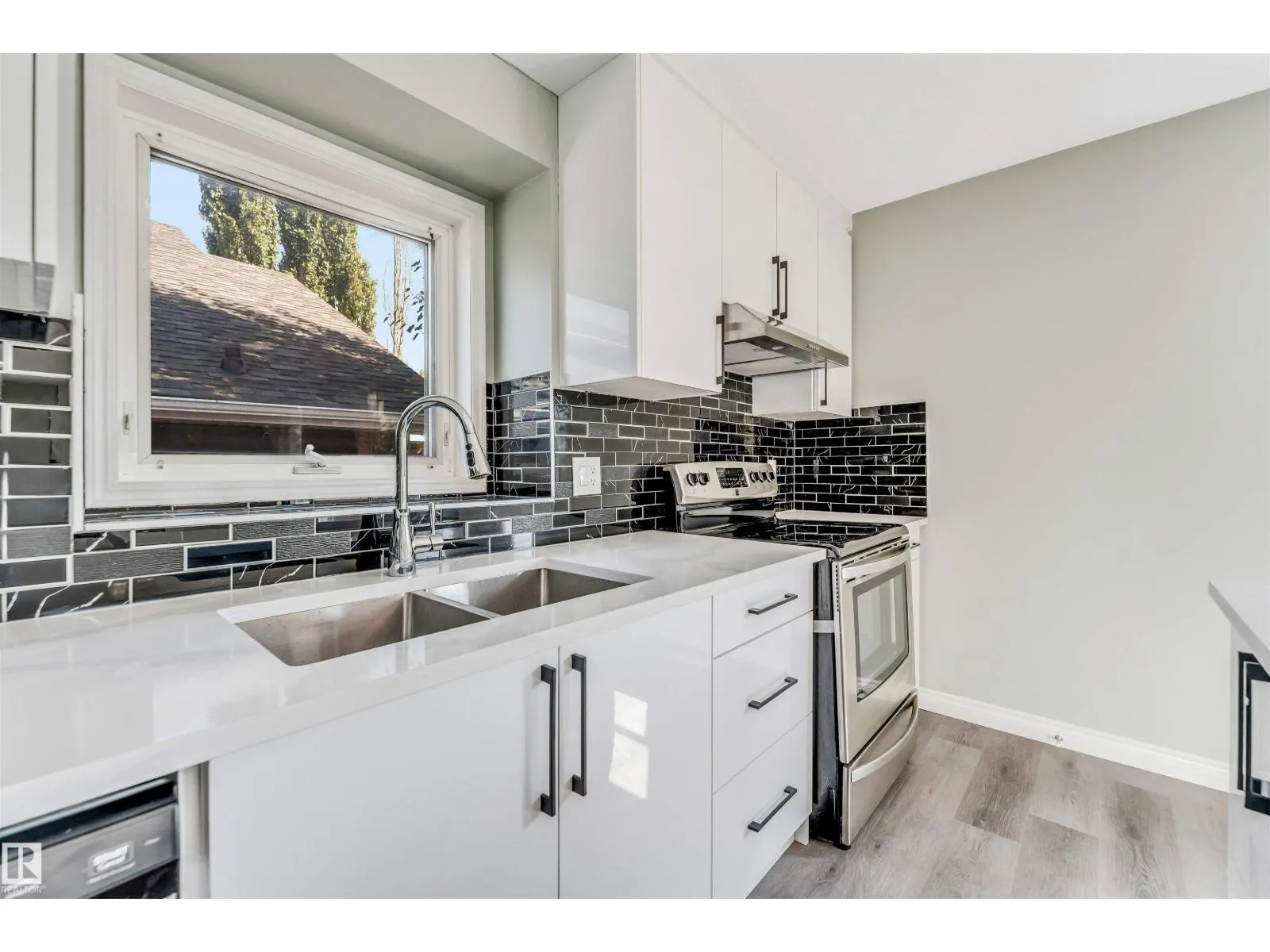 325 Jilling Cres. NW