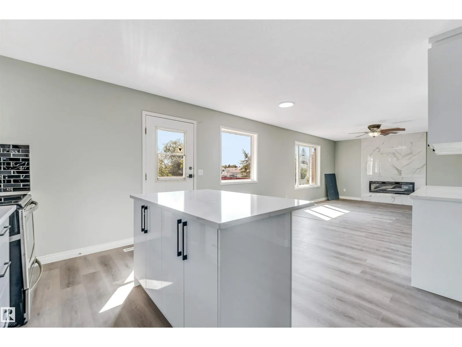 325 Jilling Cres. NW