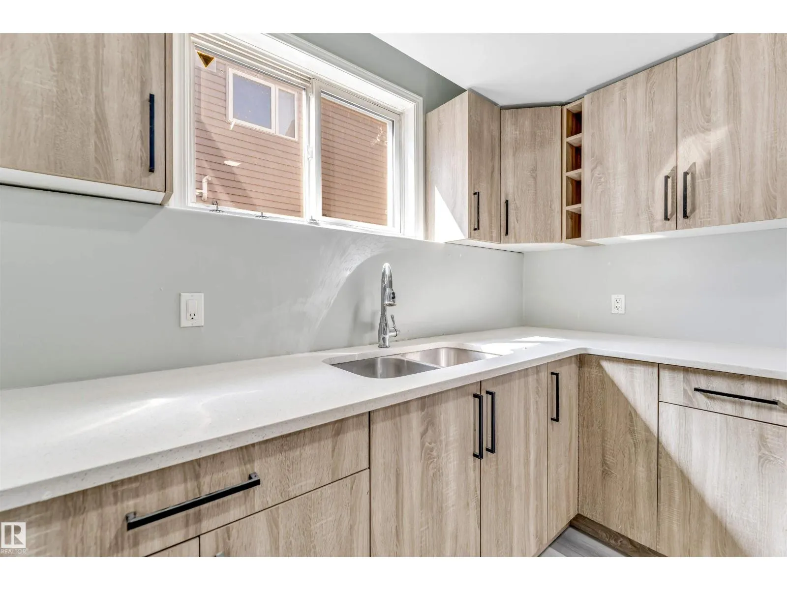 325 Jilling Cres. NW