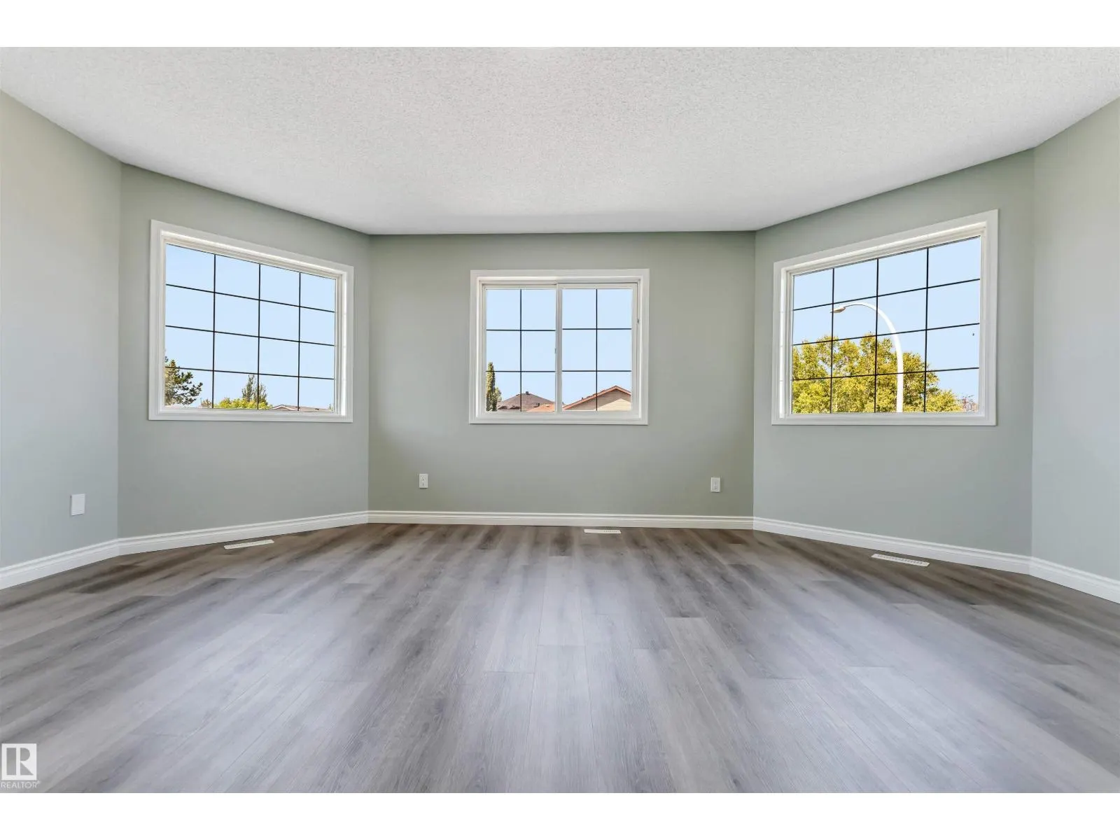 325 Jilling Cres. NW