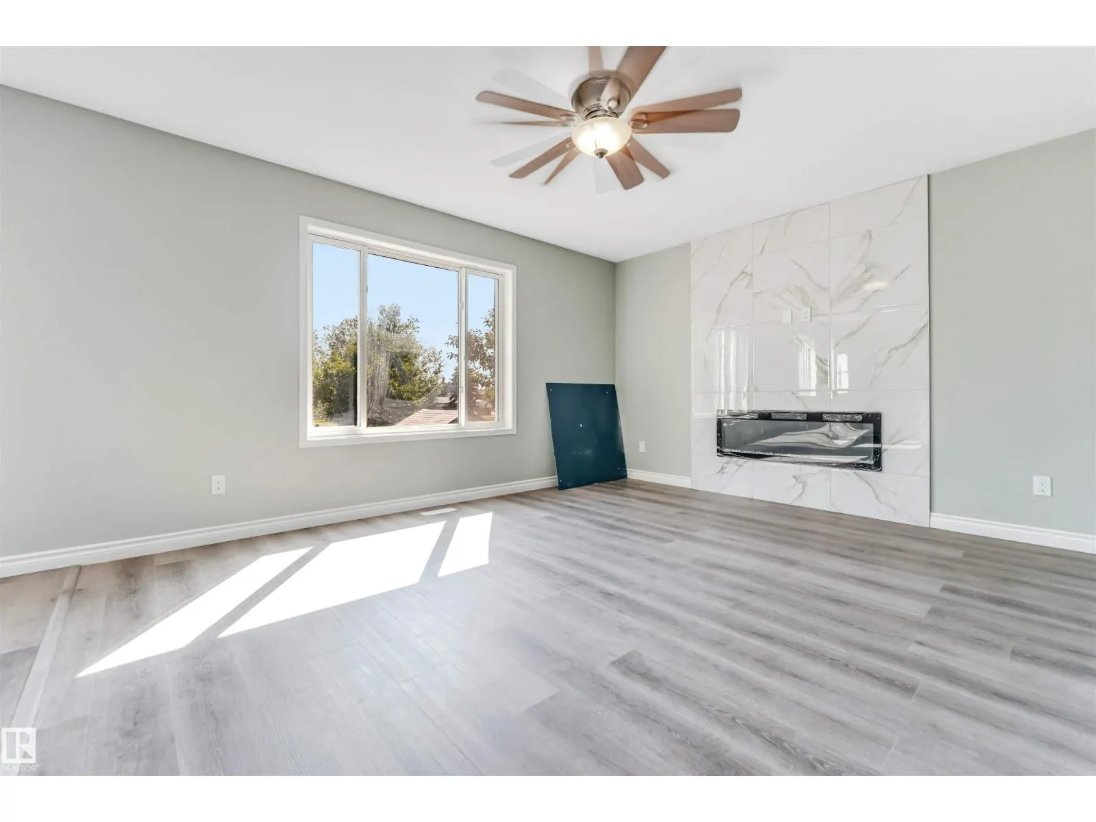 325 Jilling Cres. NW