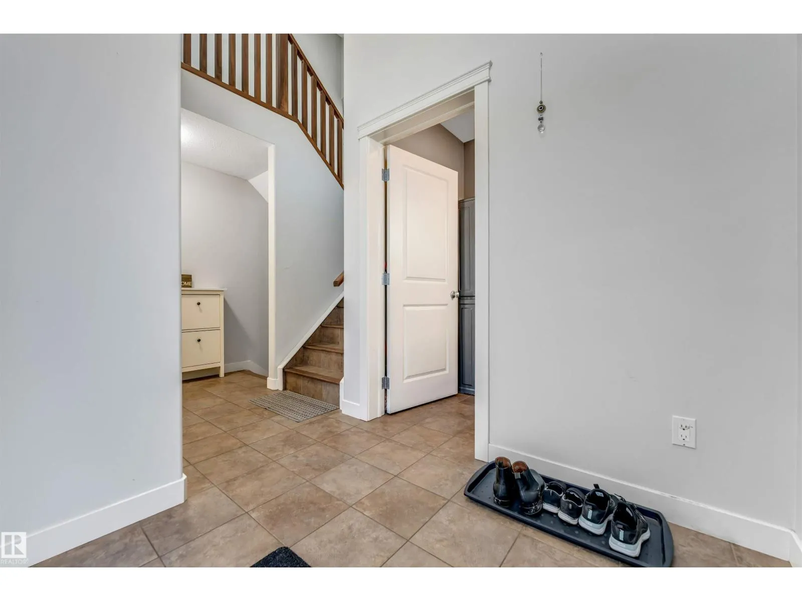 1920 69 St. SW