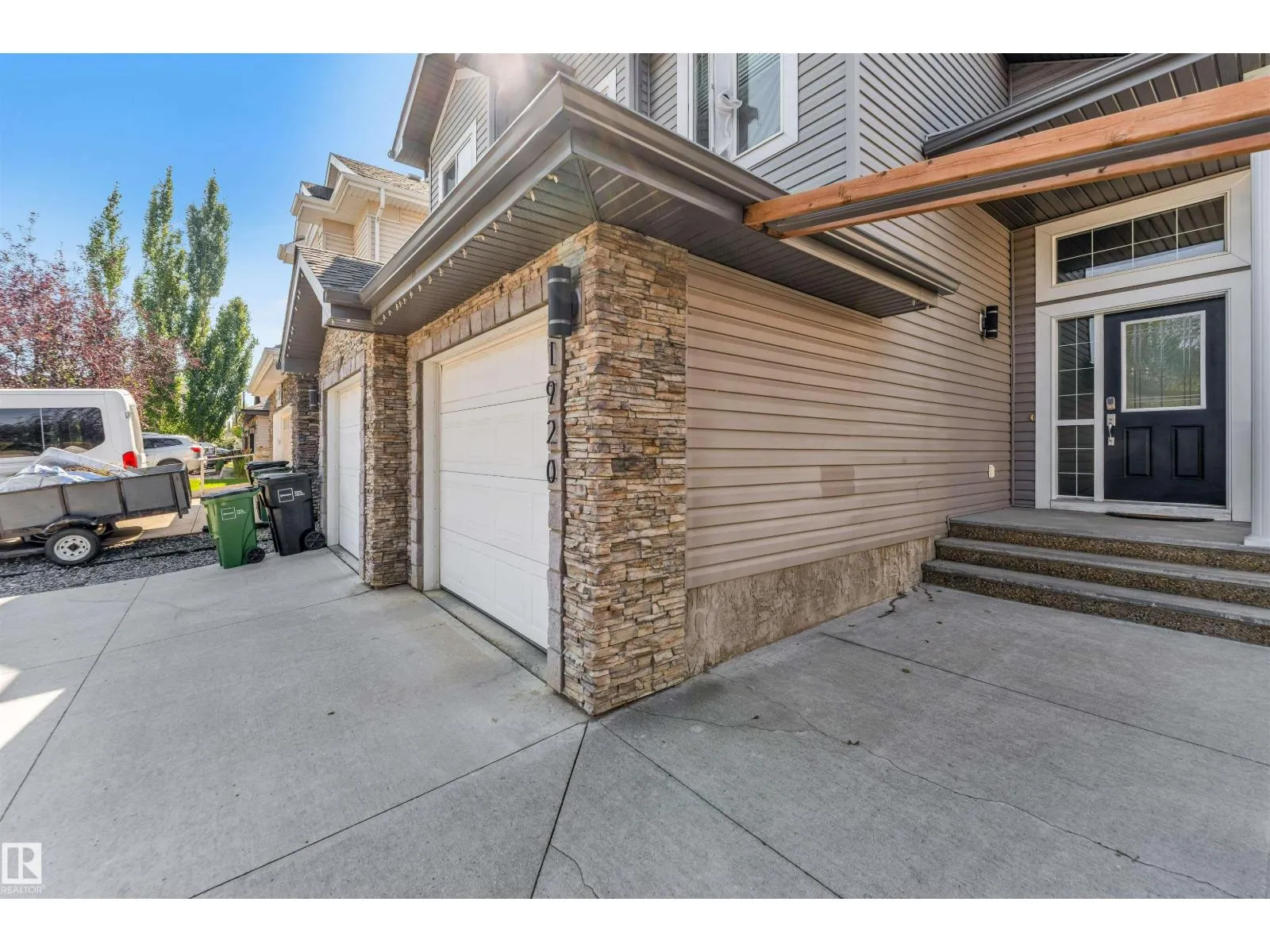 1920 69 St. SW