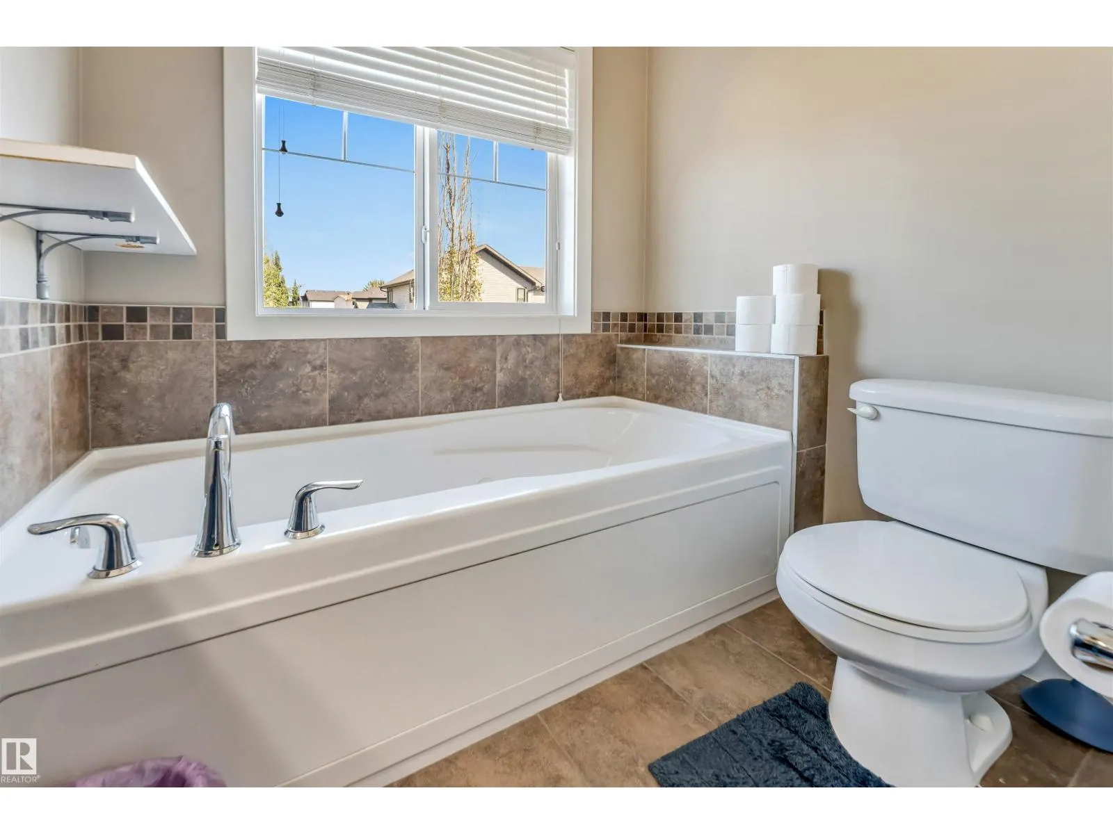 1920 69 St. SW