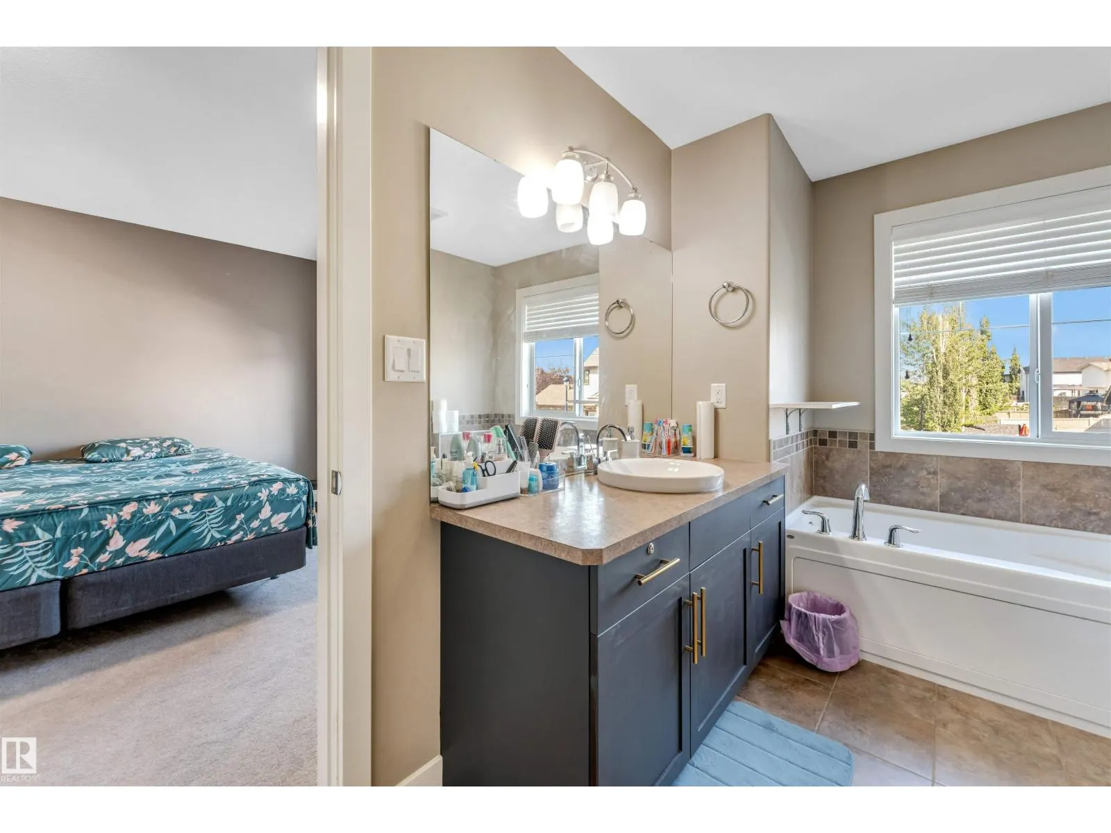 1920 69 St. SW