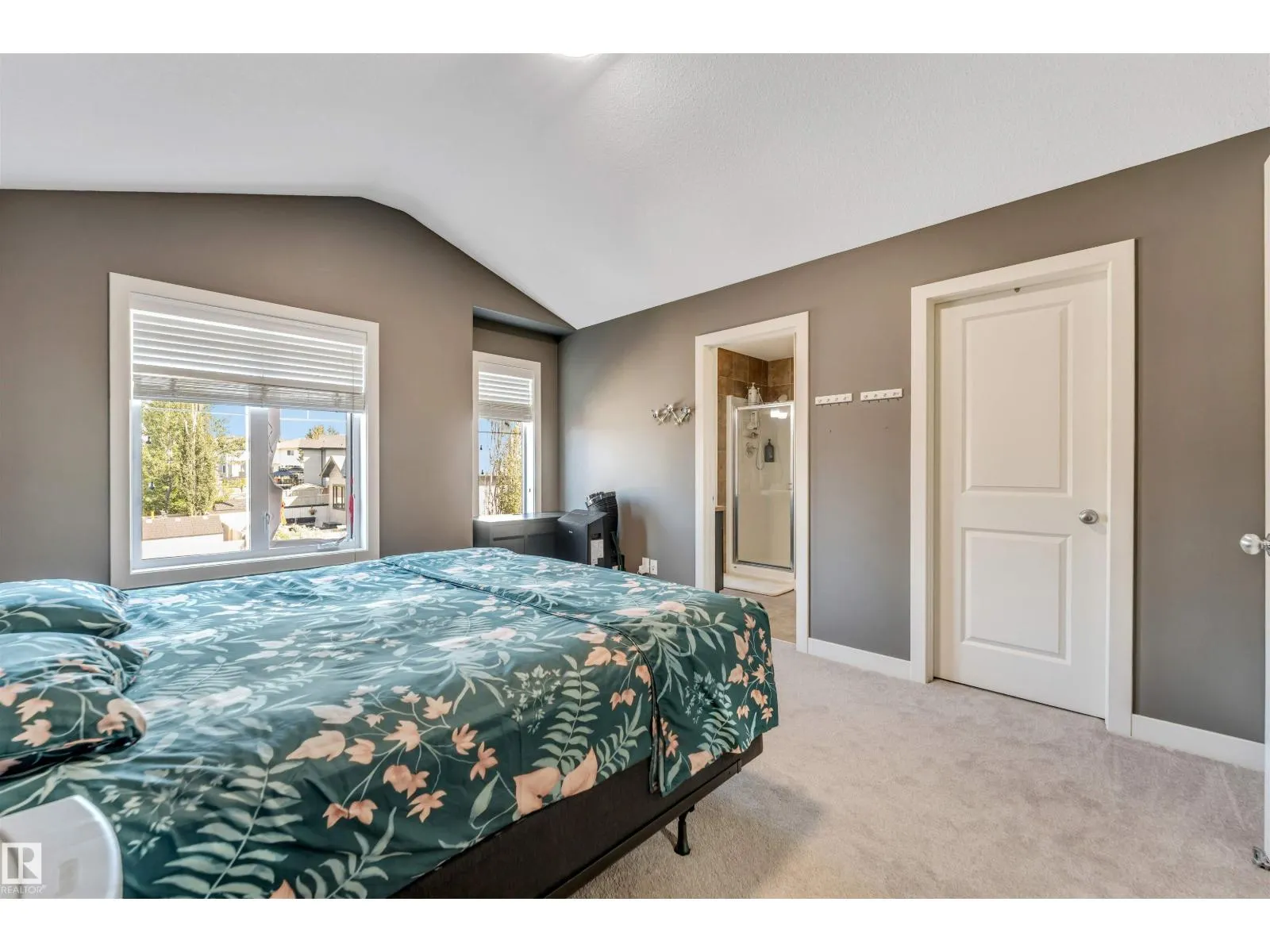 1920 69 St. SW