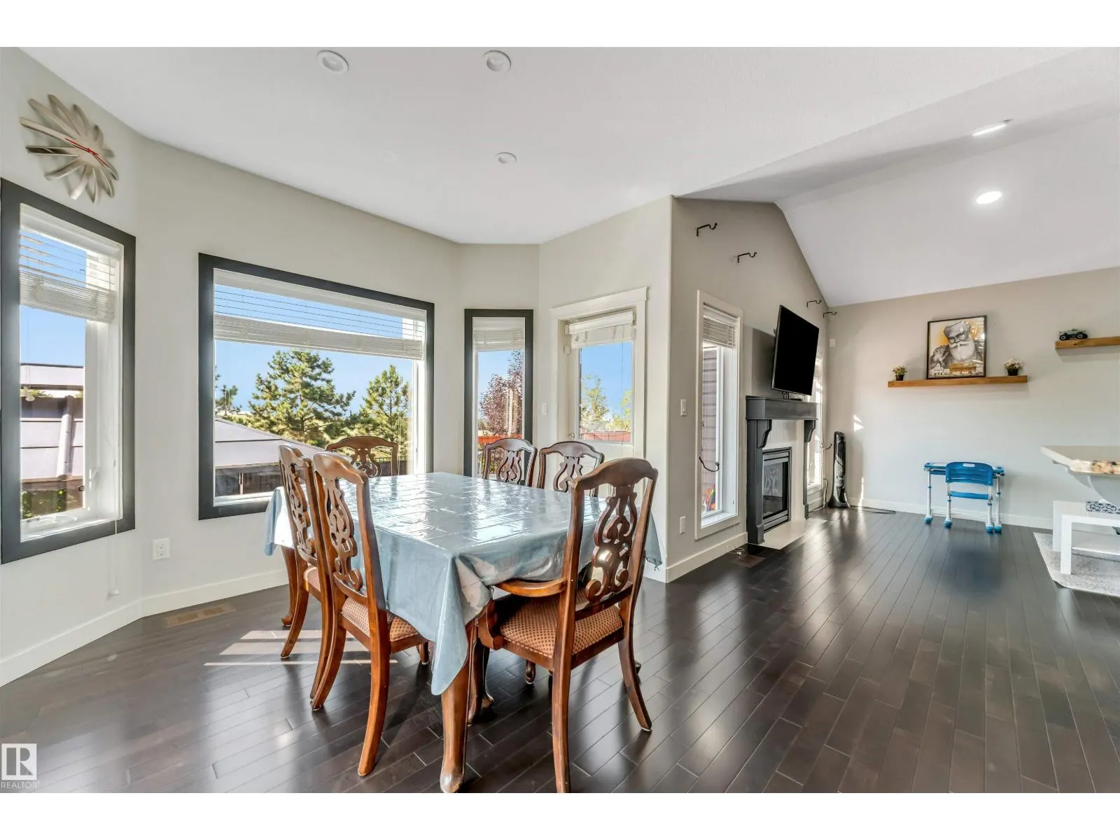 1920 69 St. SW