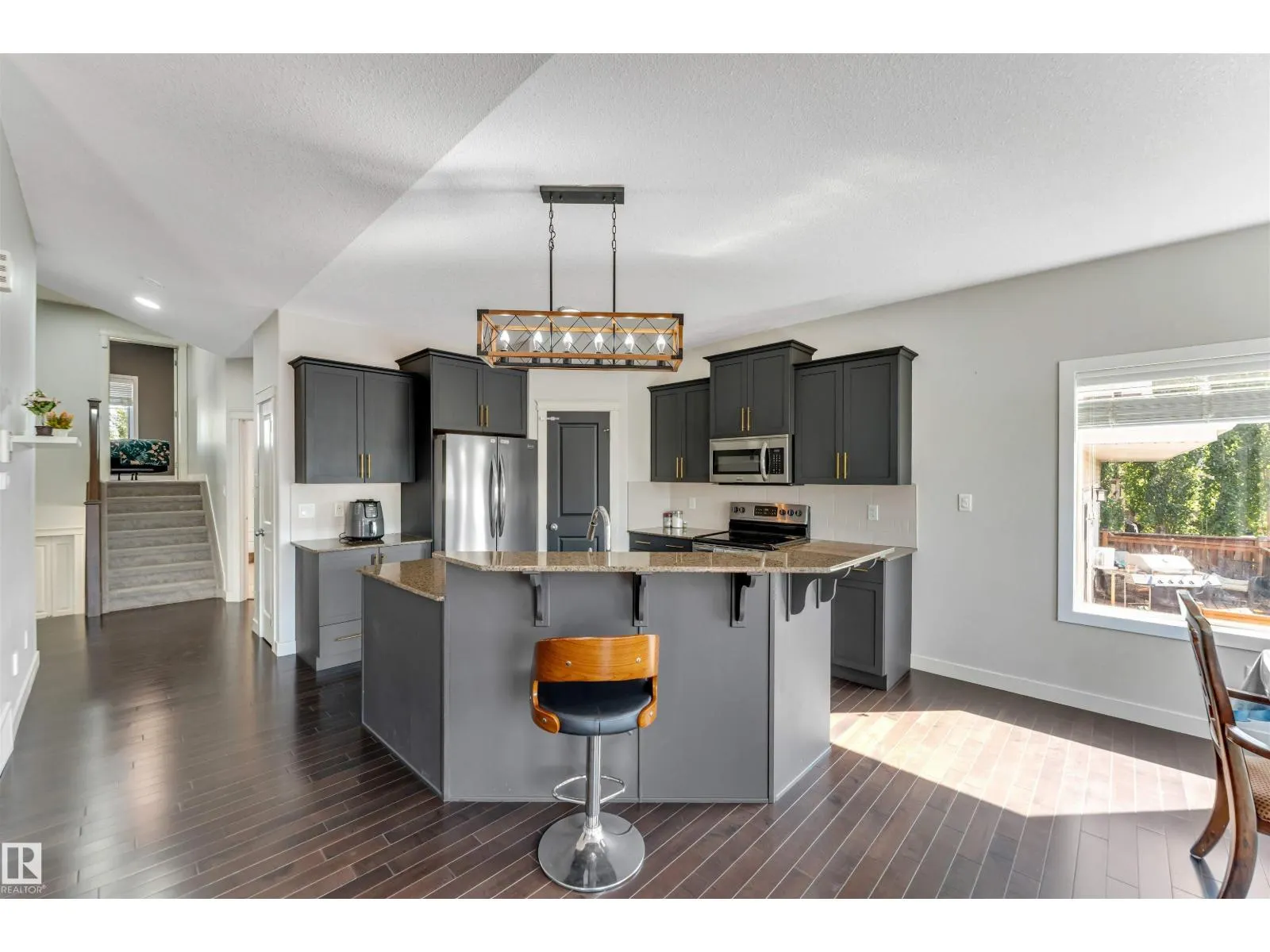 1920 69 St. SW