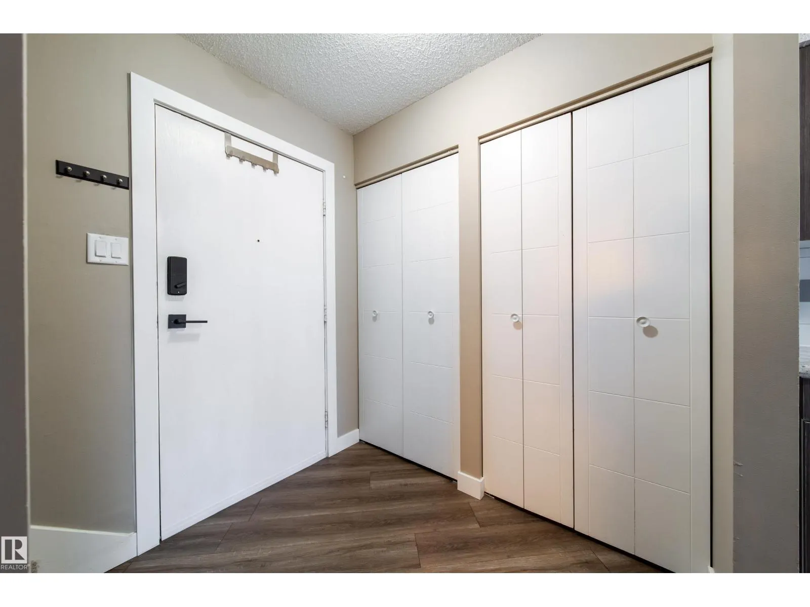 #117 6103 35A AV NW
