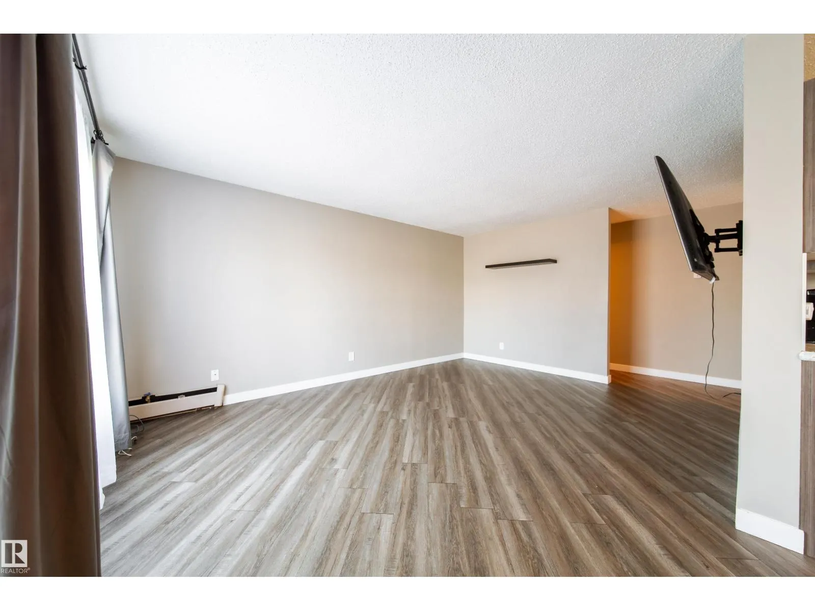 #117 6103 35A AV NW
