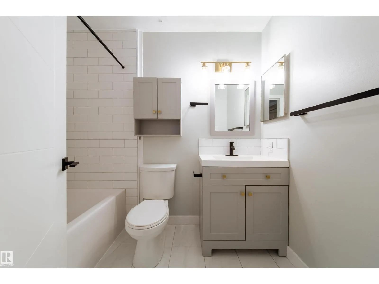 #117 6103 35A AV NW
