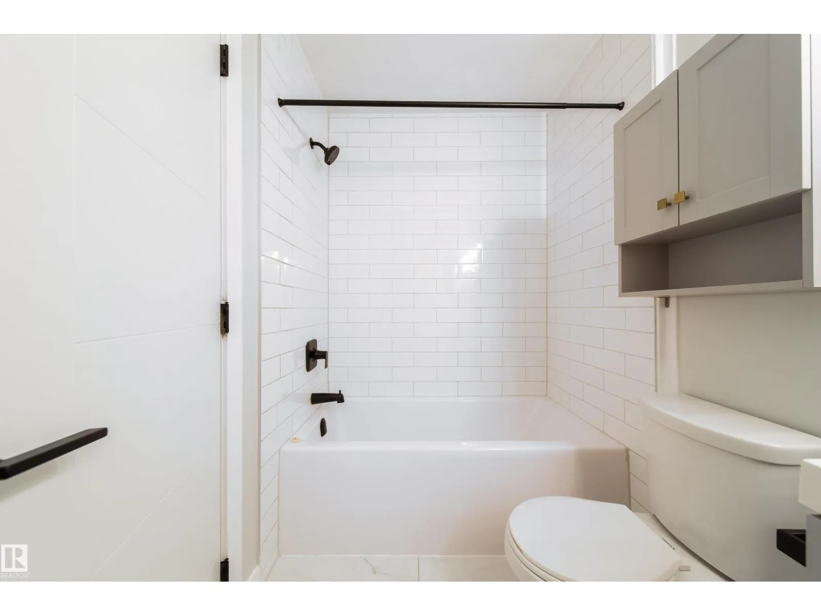 #117 6103 35A AV NW