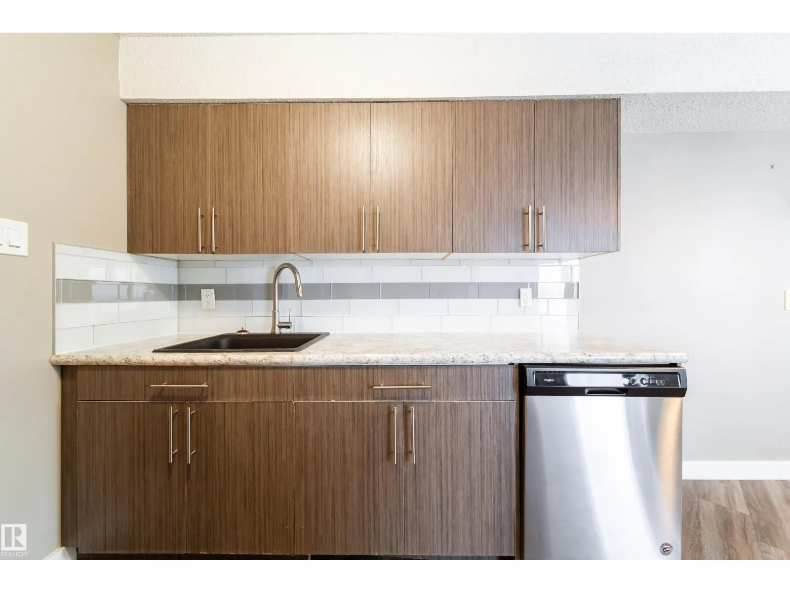 #117 6103 35A AV NW