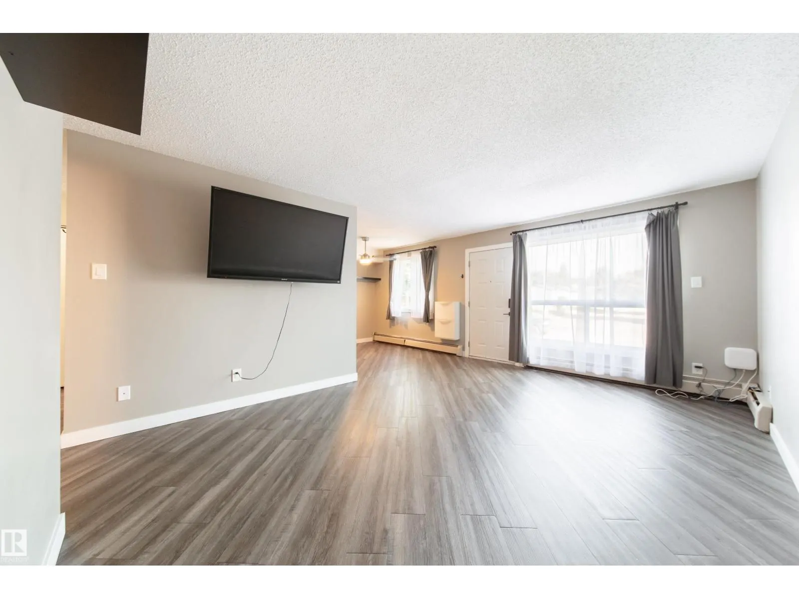#117 6103 35A AV NW