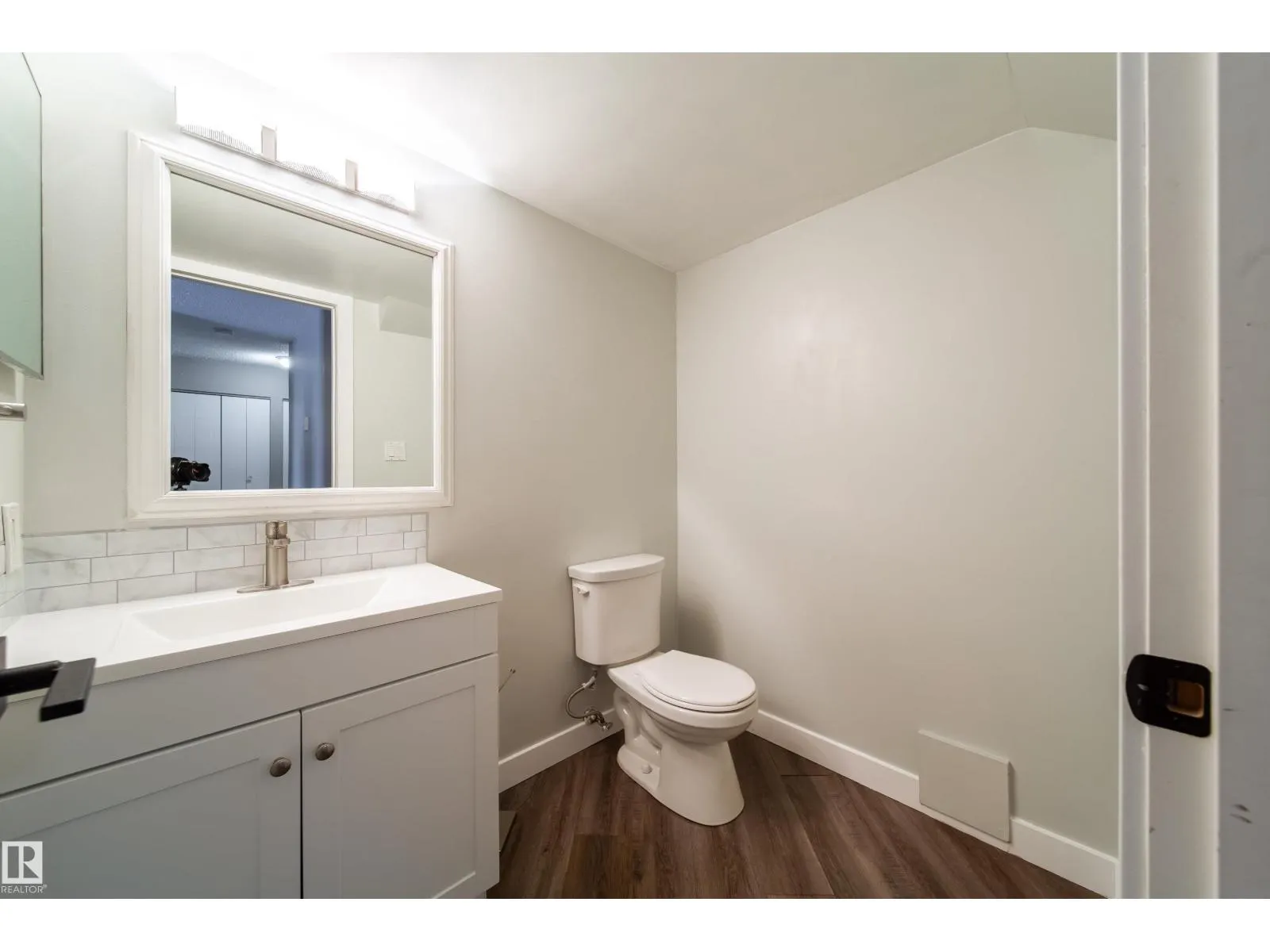 #117 6103 35A AV NW