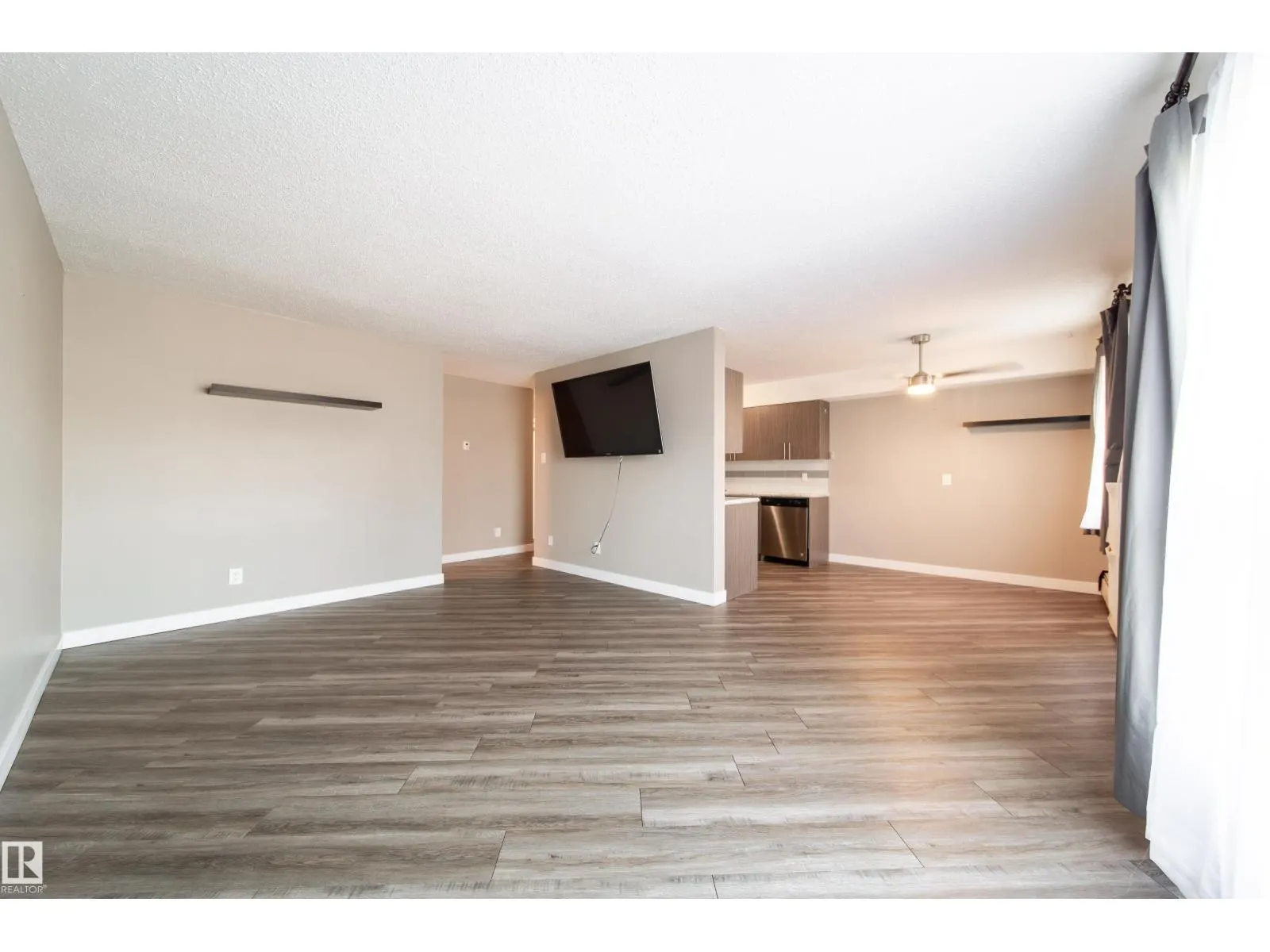 #117 6103 35A AV NW
