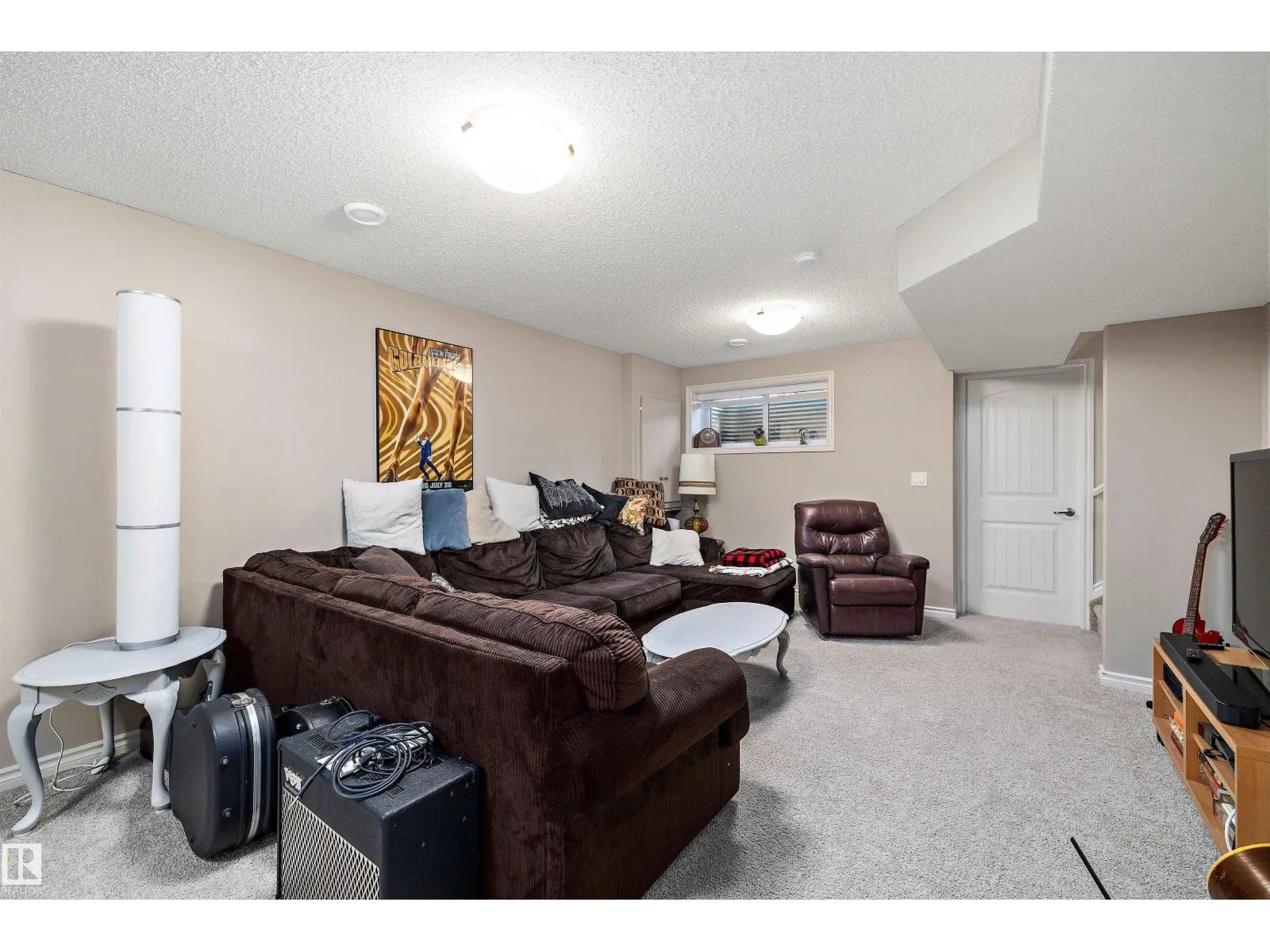 20112 27 AV NW