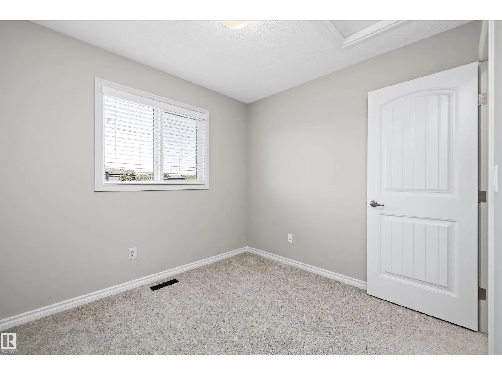 20112 27 AV NW