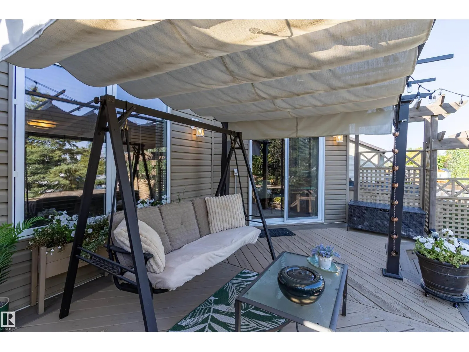 9 Southbridge Crescent