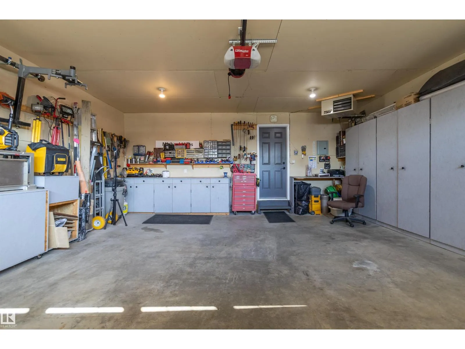 9 Southbridge Crescent