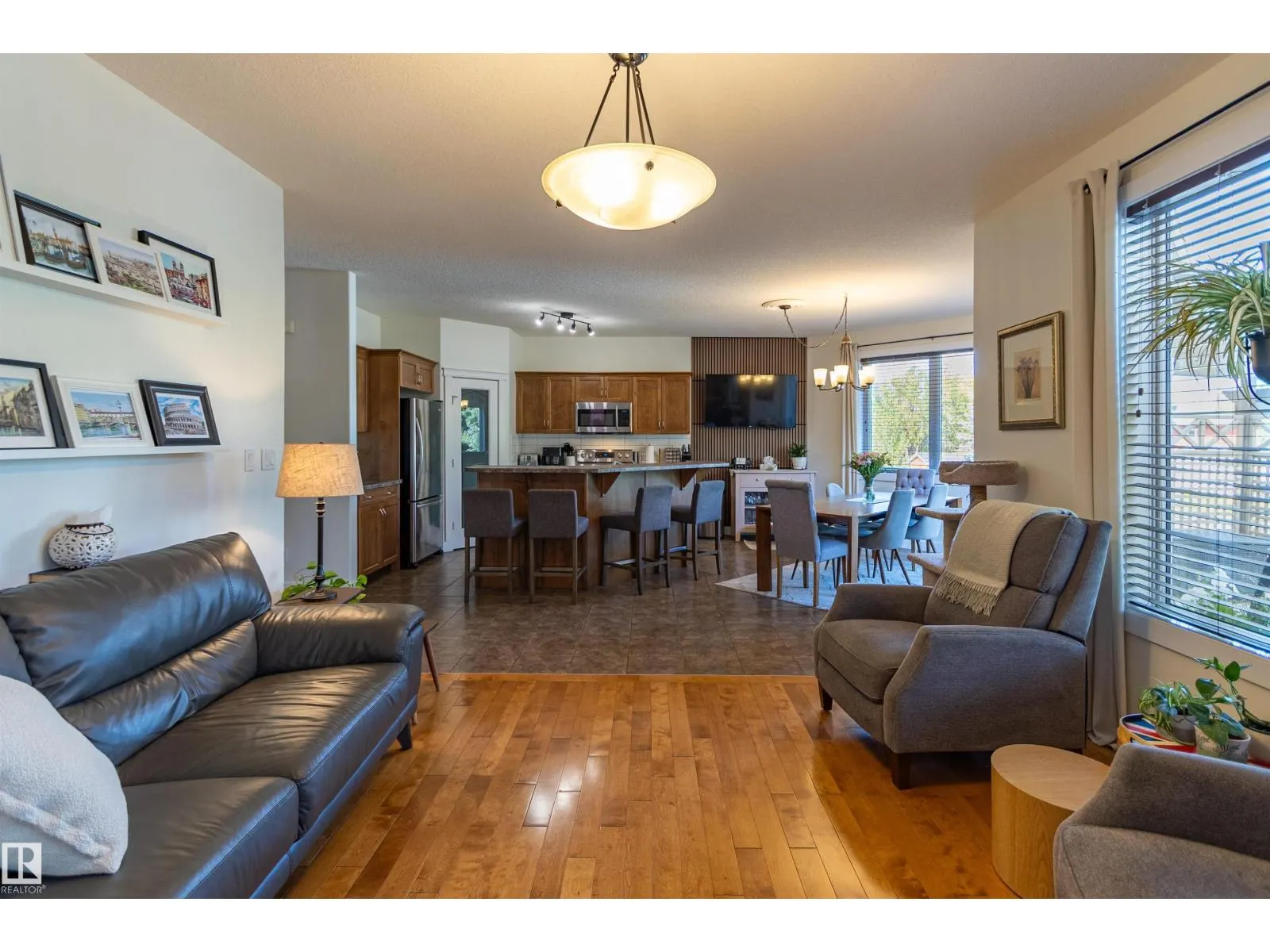 9 Southbridge Crescent