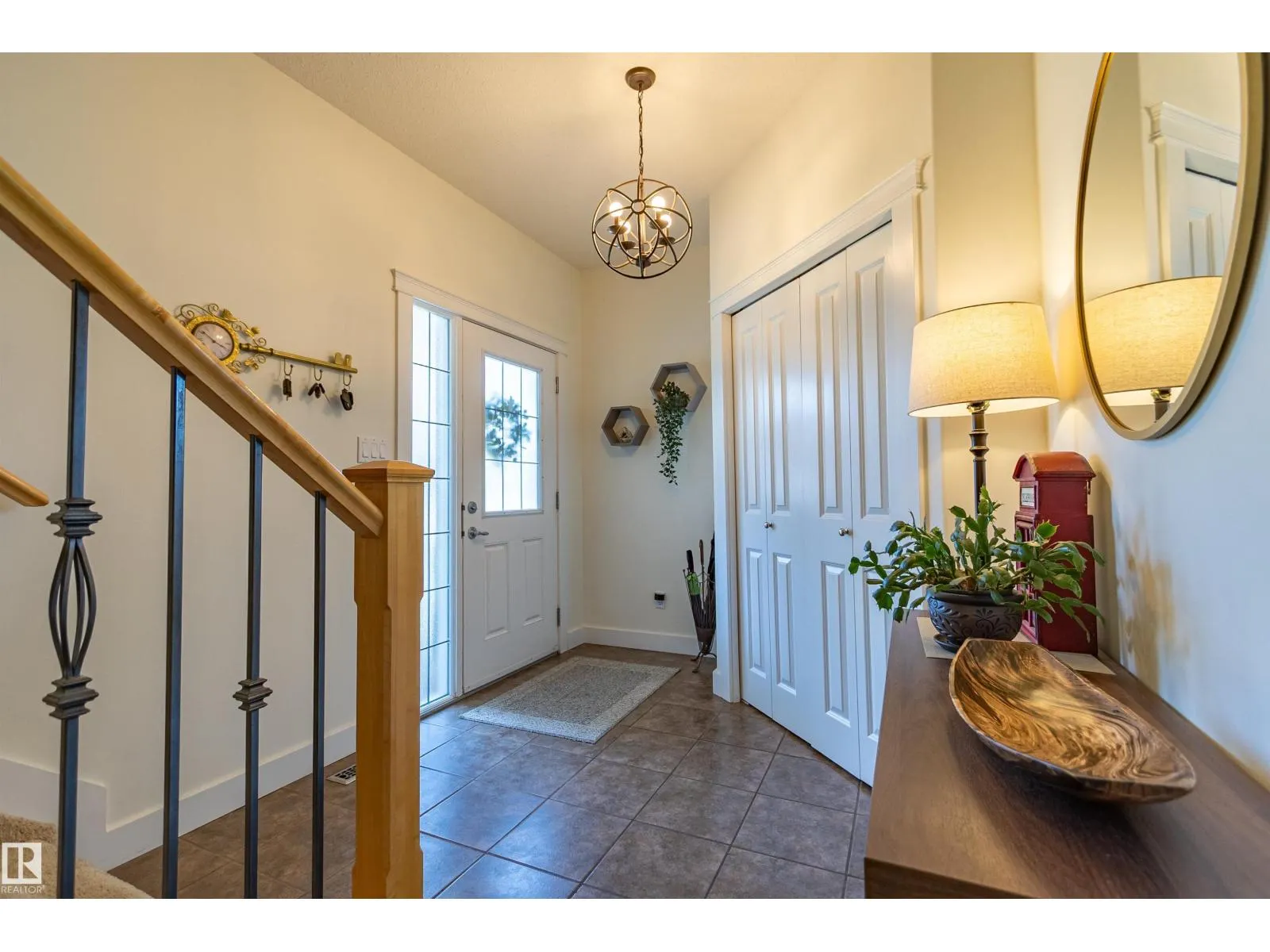 9 Southbridge Crescent