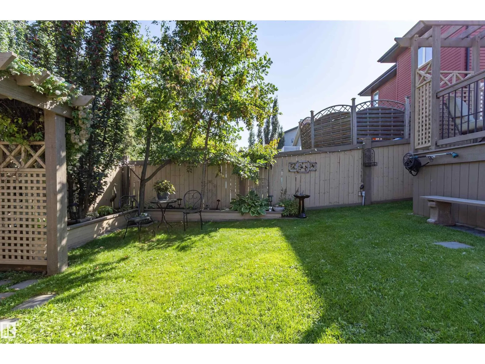 9 Southbridge Crescent