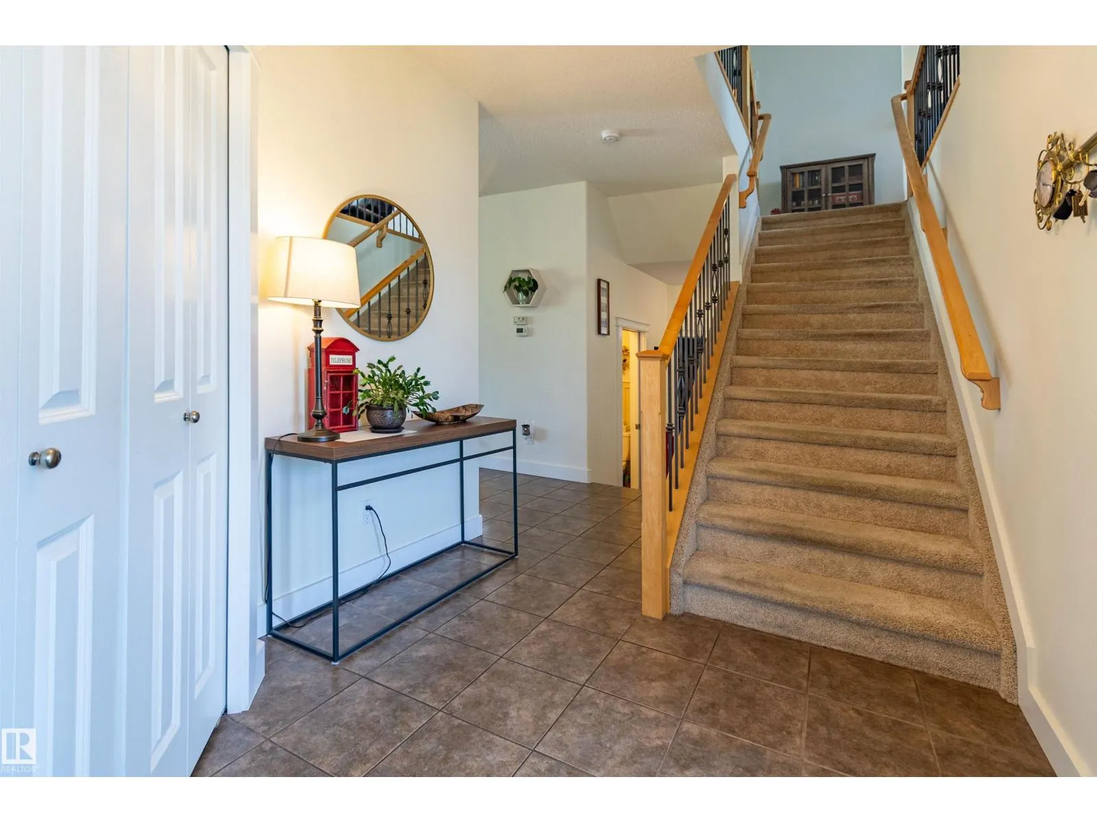 9 Southbridge Crescent