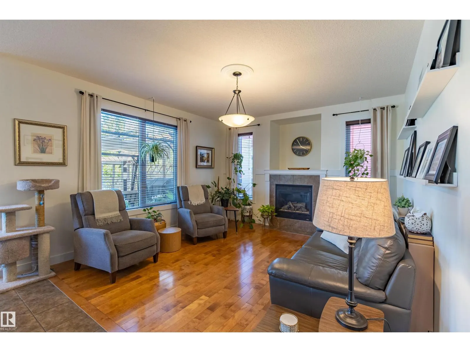 9 Southbridge Crescent