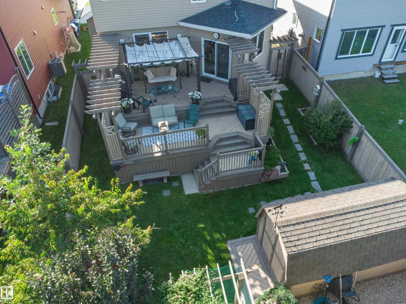 9 Southbridge Crescent