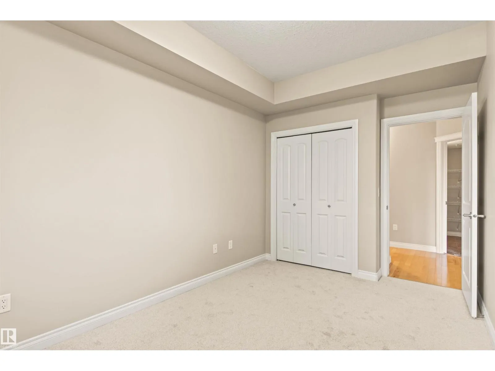 #112 12408 15 AV SW SW