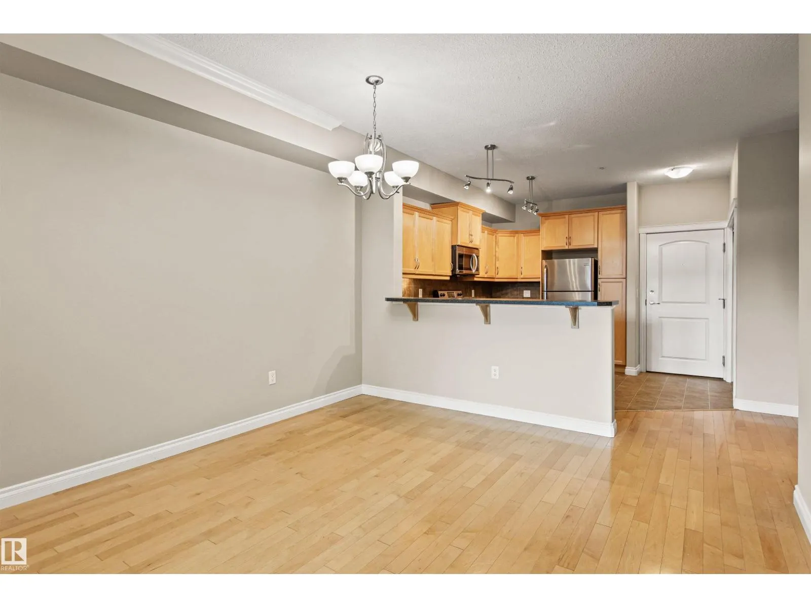 #112 12408 15 AV SW SW