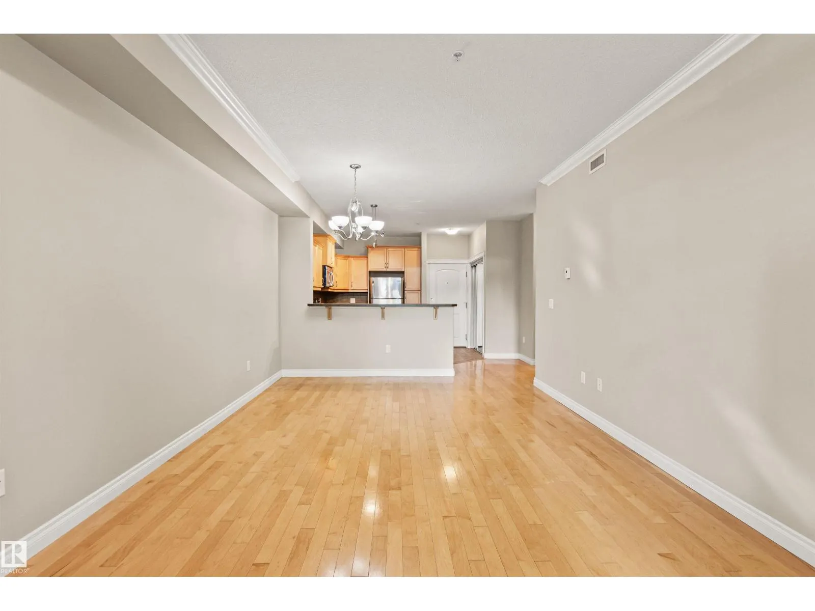 #112 12408 15 AV SW SW