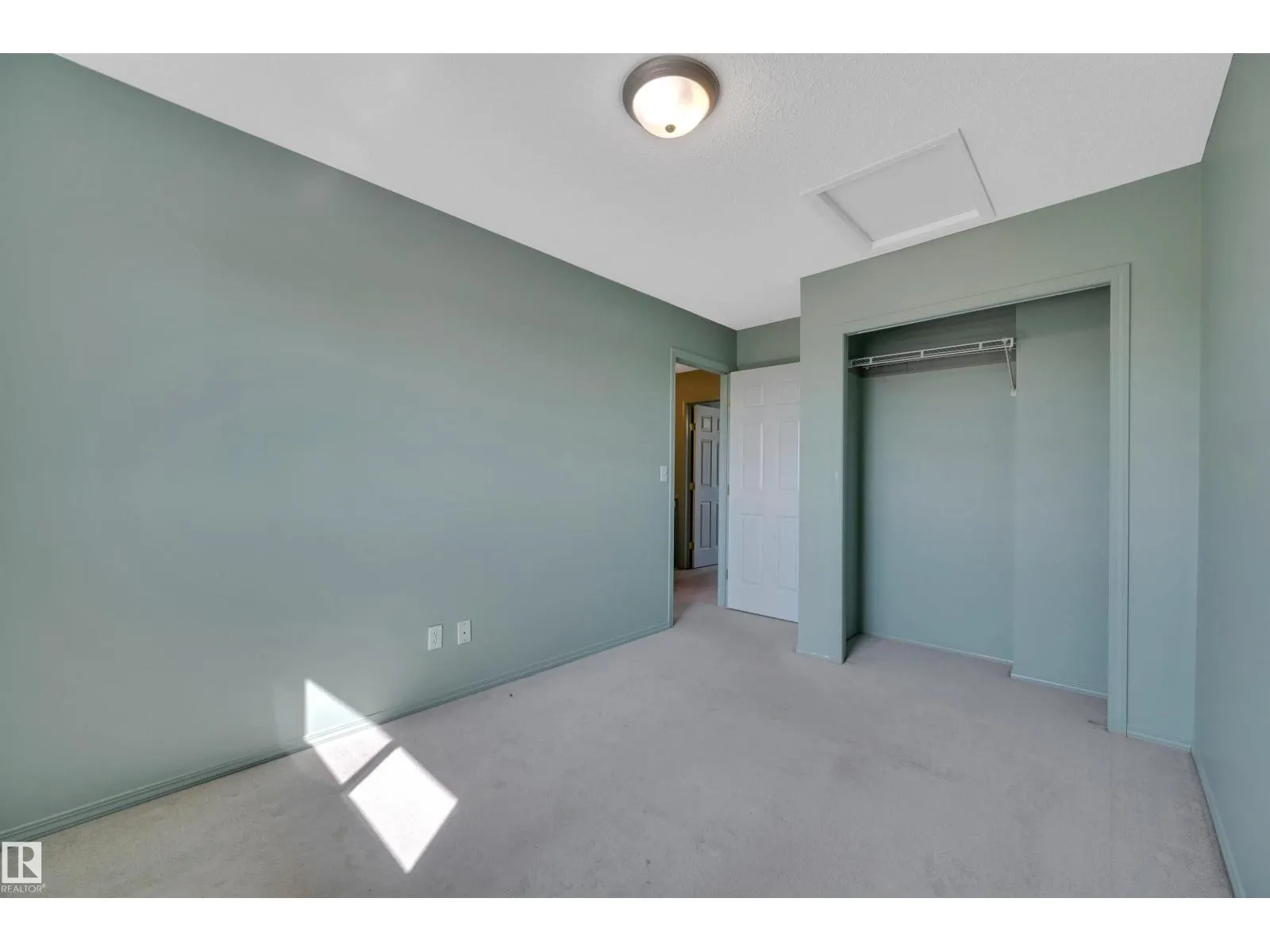 #3 15128 22 ST NW