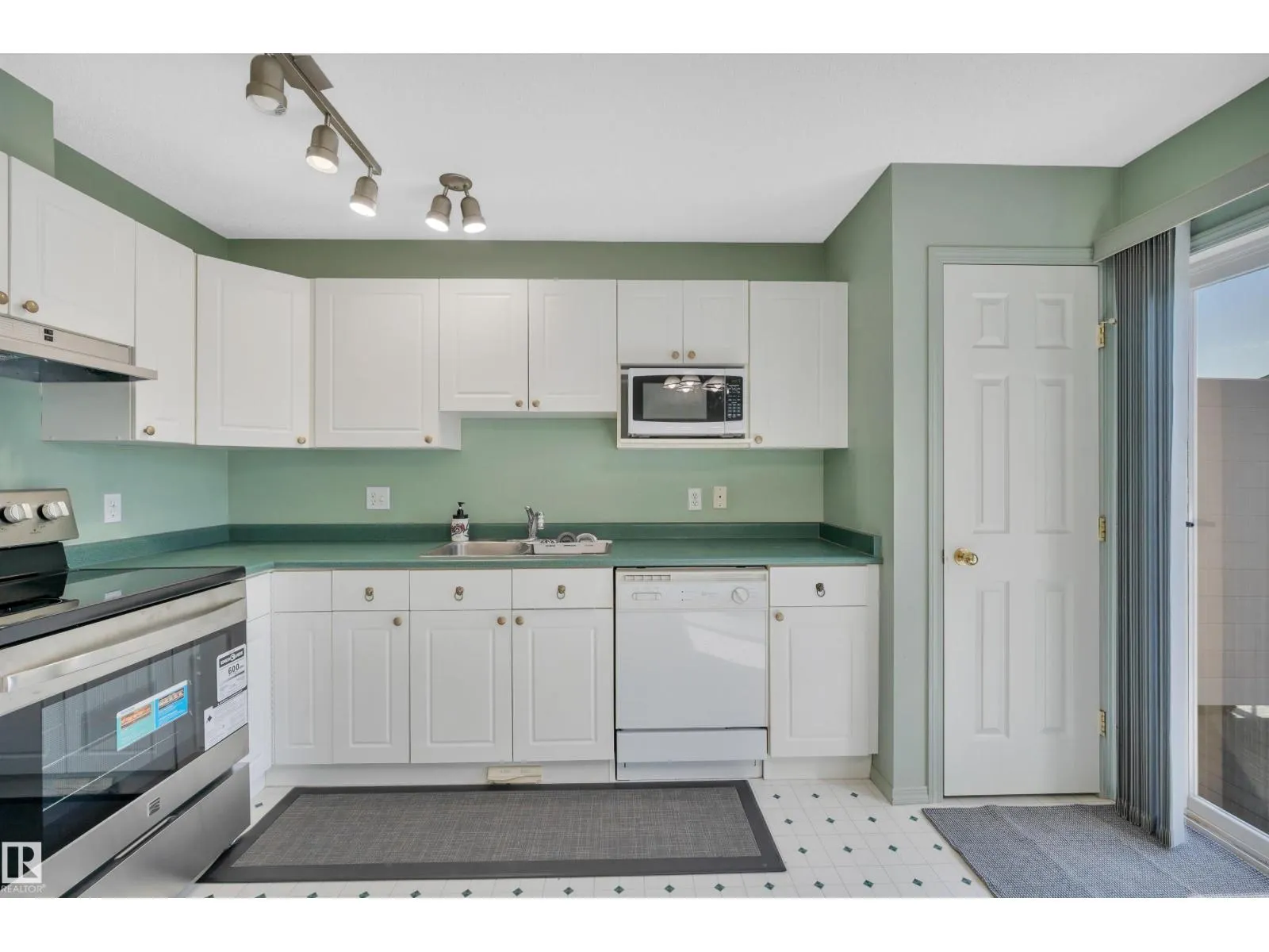 #3 15128 22 ST NW