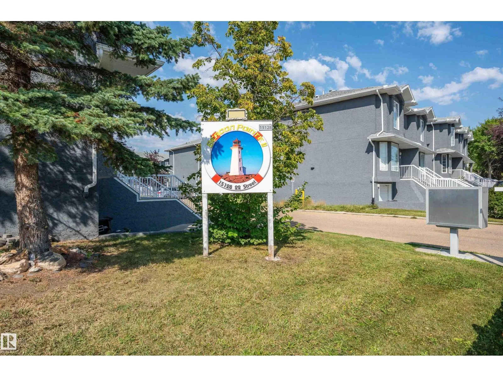 #3 15128 22 ST NW