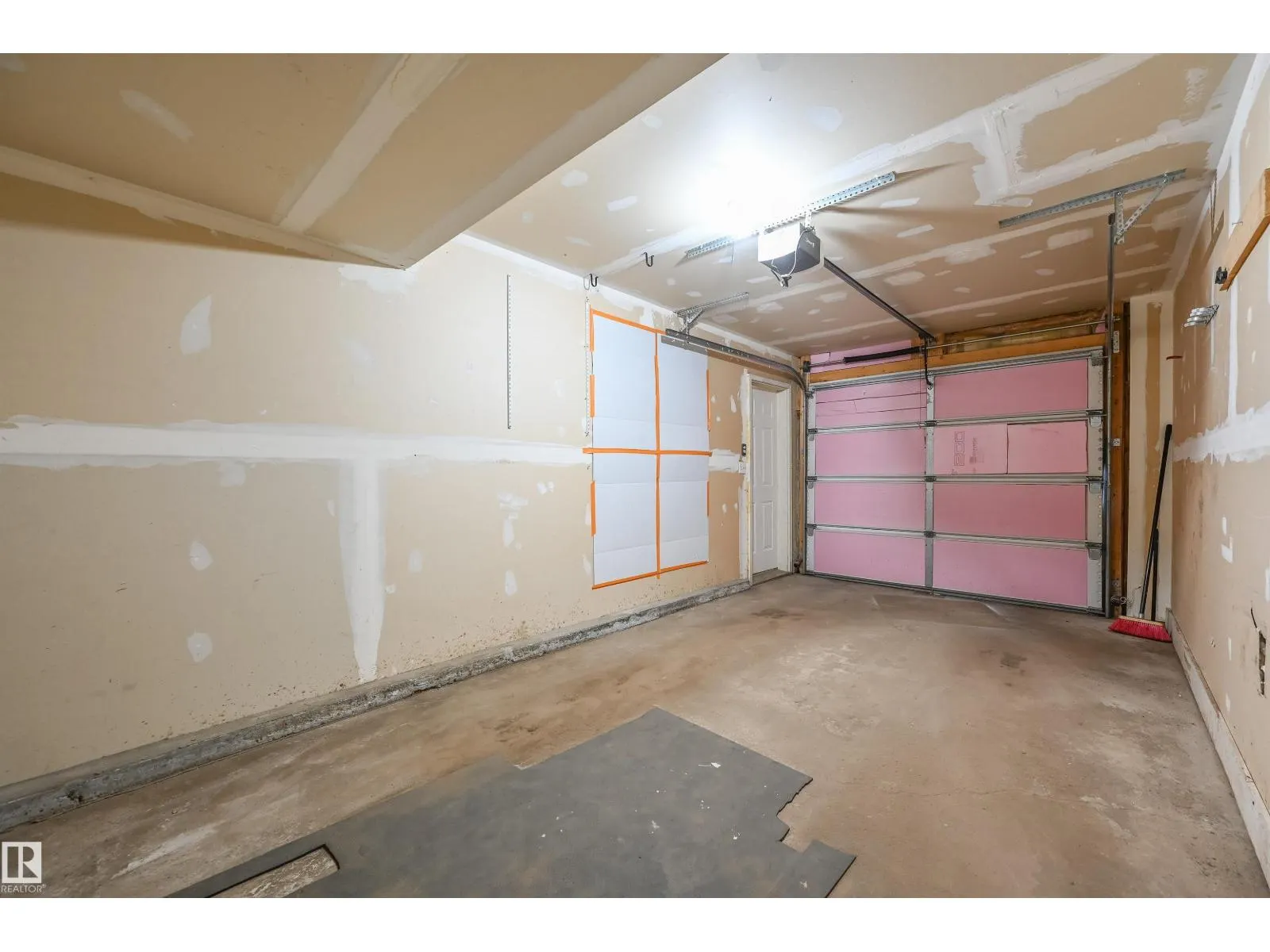 #3 15128 22 ST NW