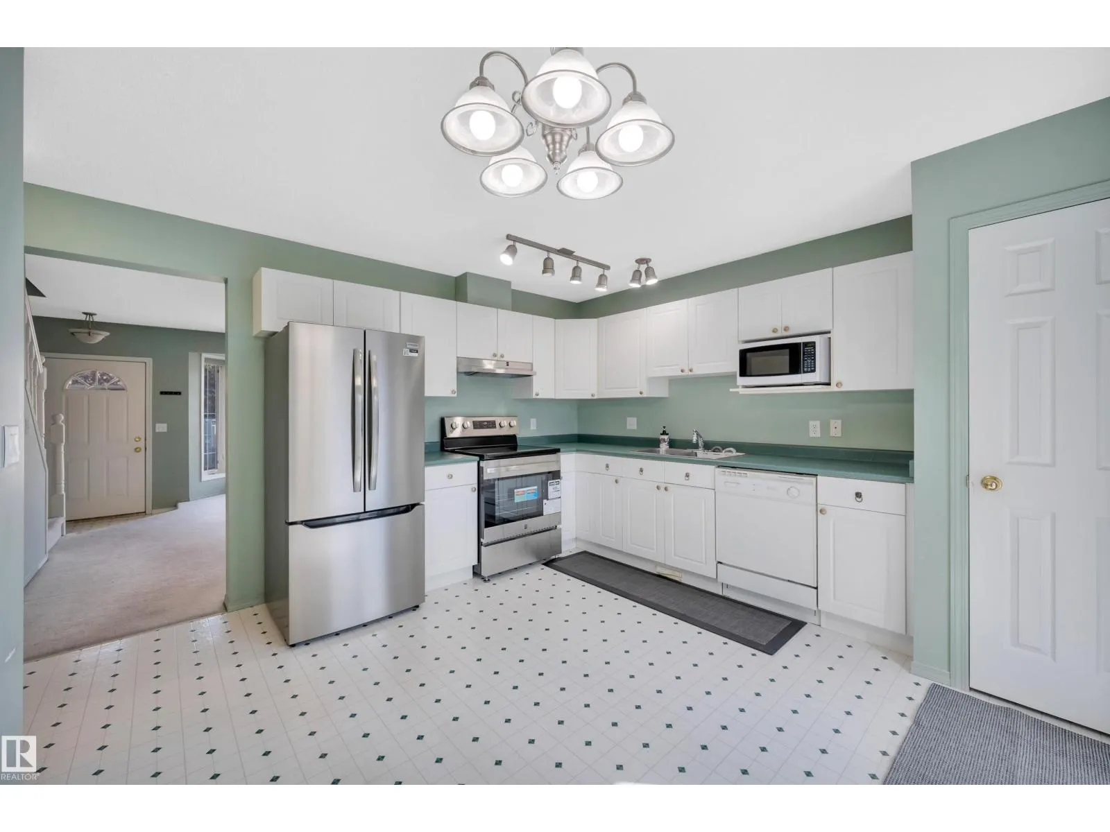 #3 15128 22 ST NW