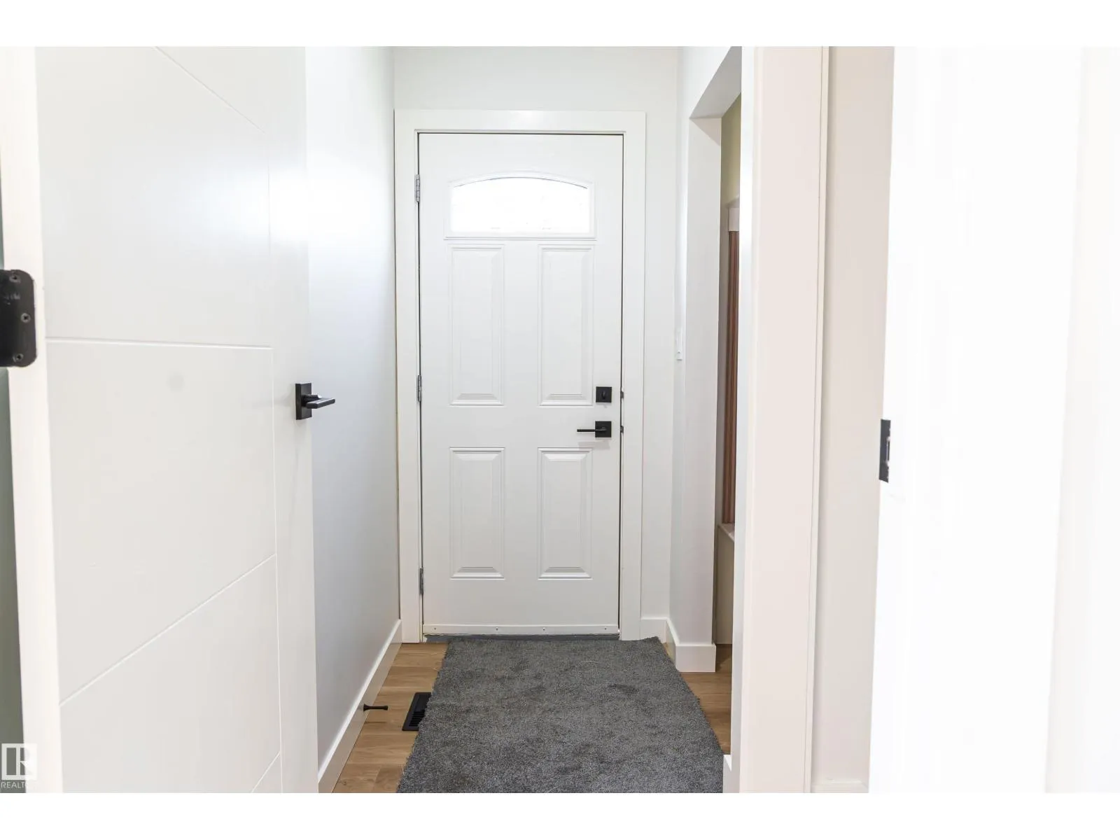 3710 41 AV NW