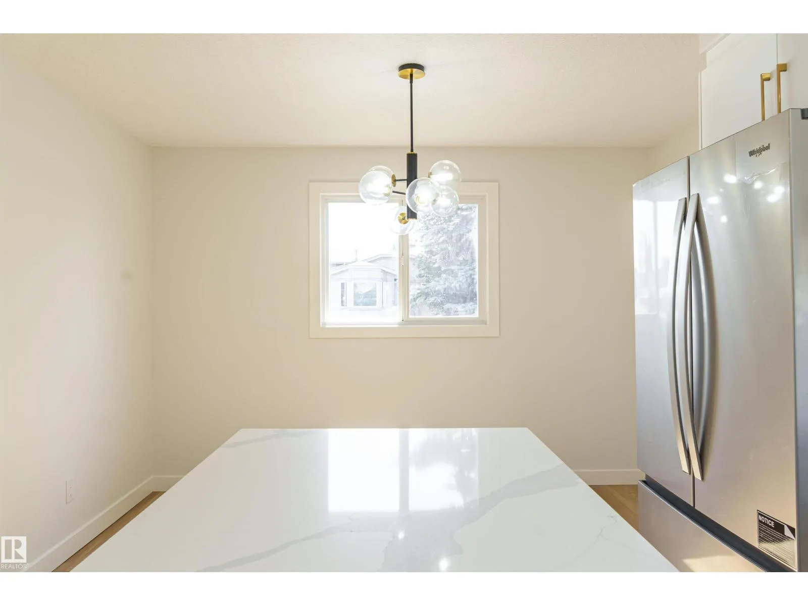 3710 41 AV NW